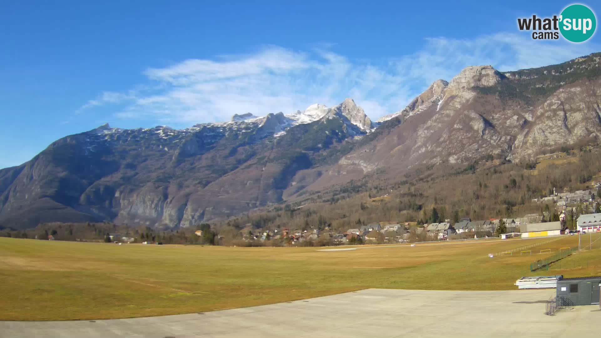 Live webcam Bovec airport – View to Kanin