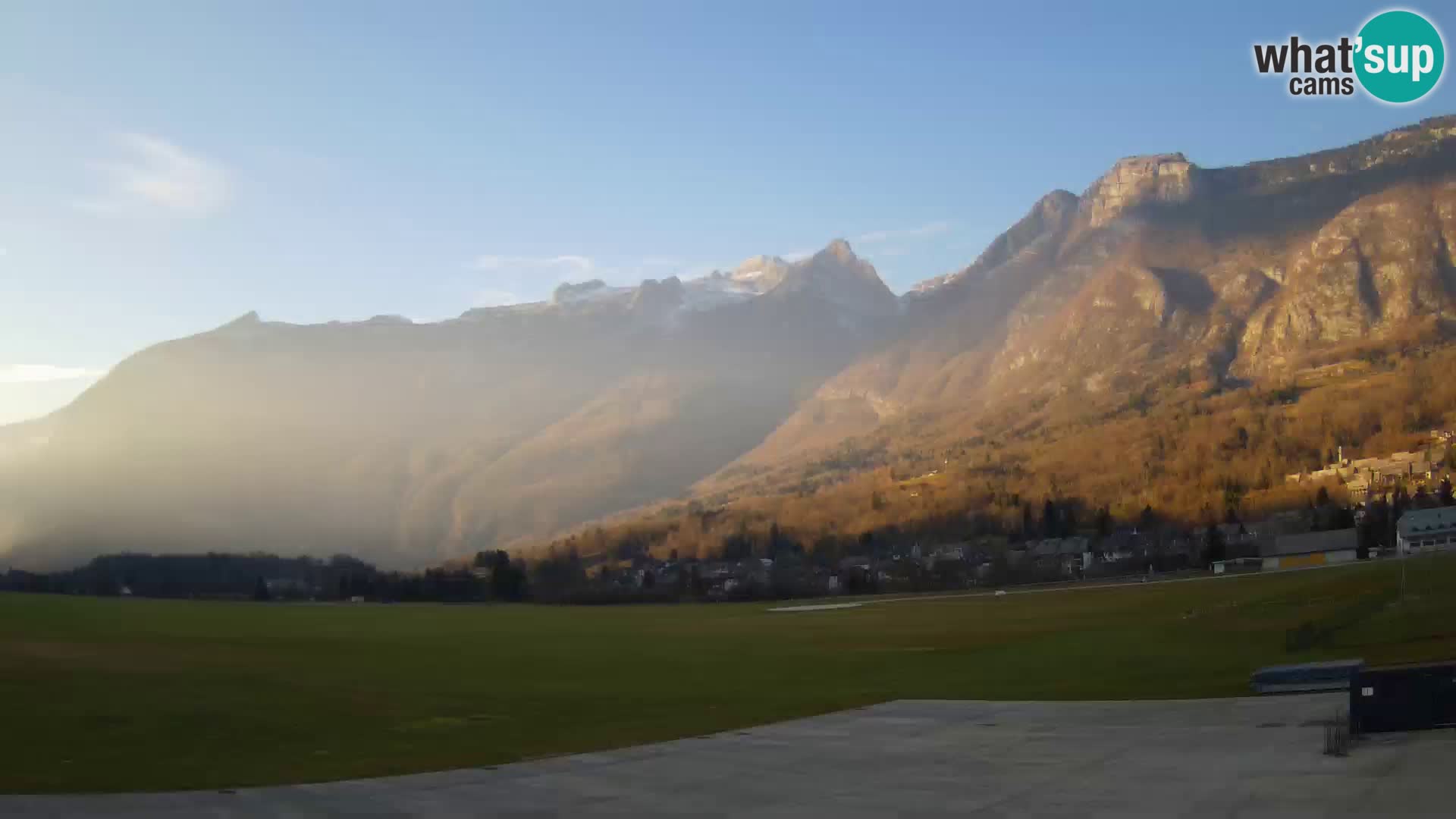 Cámara web en vivo Aeropuerto de Bovec – Vista a Kanin