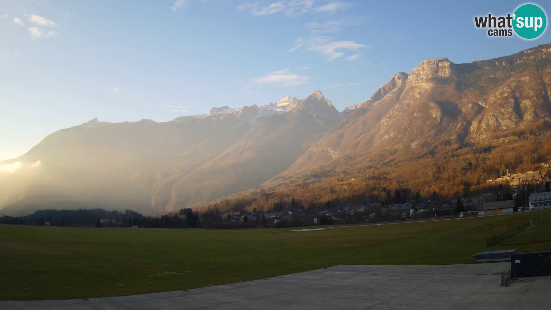 Cámara web en vivo Aeropuerto de Bovec – Vista a Kanin