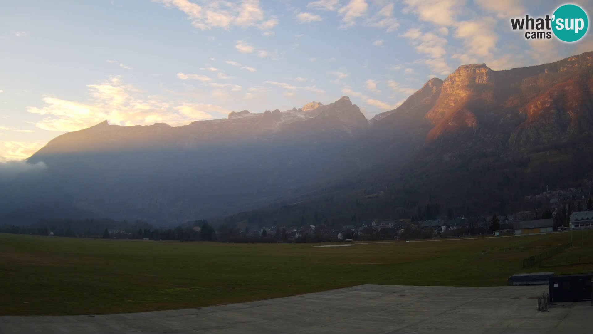 Cámara web en vivo Aeropuerto de Bovec – Vista a Kanin