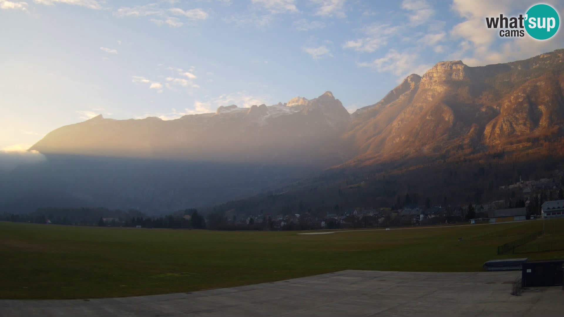 Cámara web en vivo Aeropuerto de Bovec – Vista a Kanin