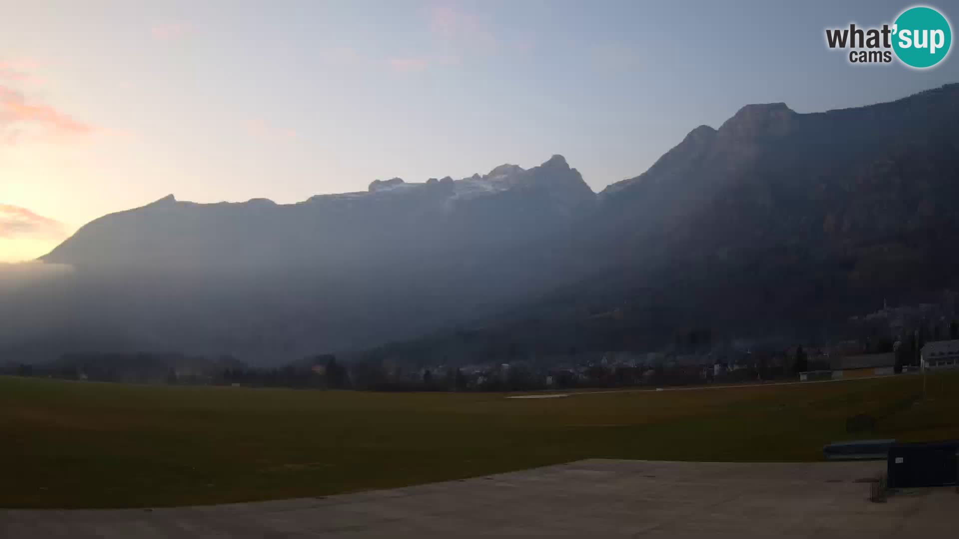 Cámara web en vivo Aeropuerto de Bovec – Vista a Kanin