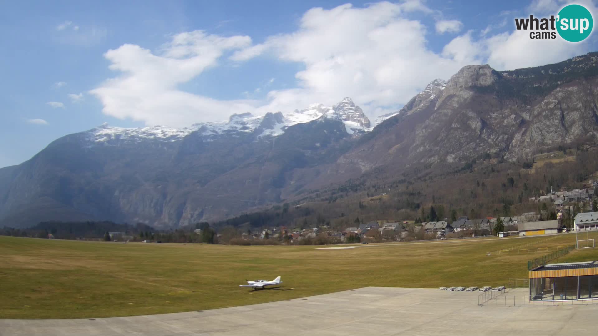 Cámara web en vivo Aeropuerto de Bovec – Vista a Kanin