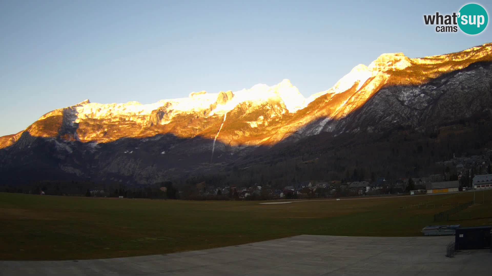 Cámara web en vivo Aeropuerto de Bovec – Vista a Kanin