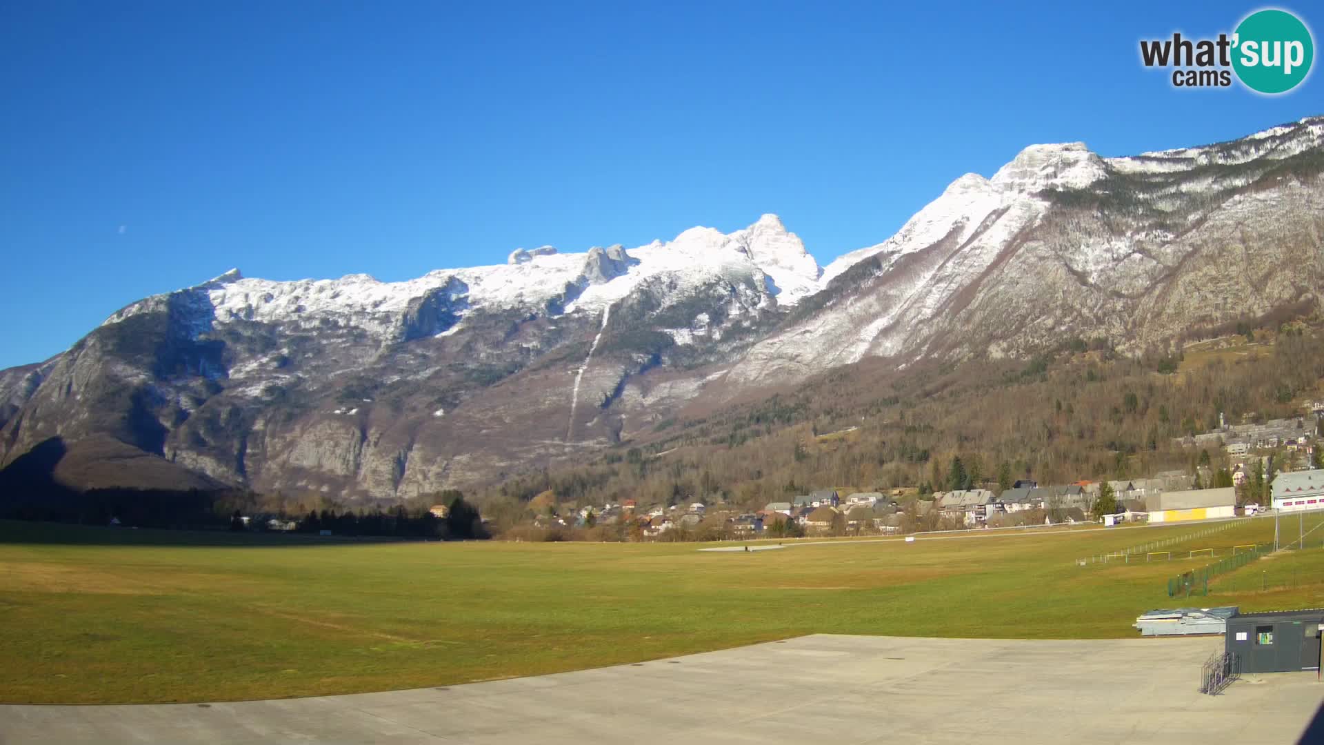 Live webcam Bovec airport – View to Kanin