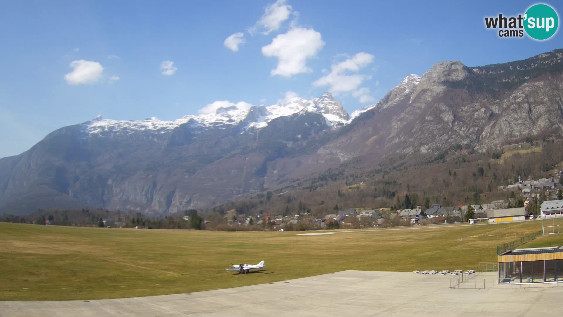 Webcam en direct Aéroport de Bovec – Vue sur Kanin