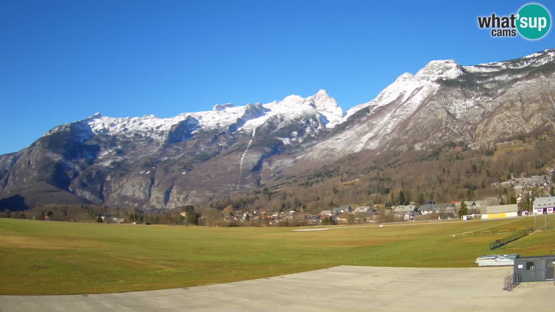 Cámara web en vivo Aeropuerto de Bovec – Vista a Kanin