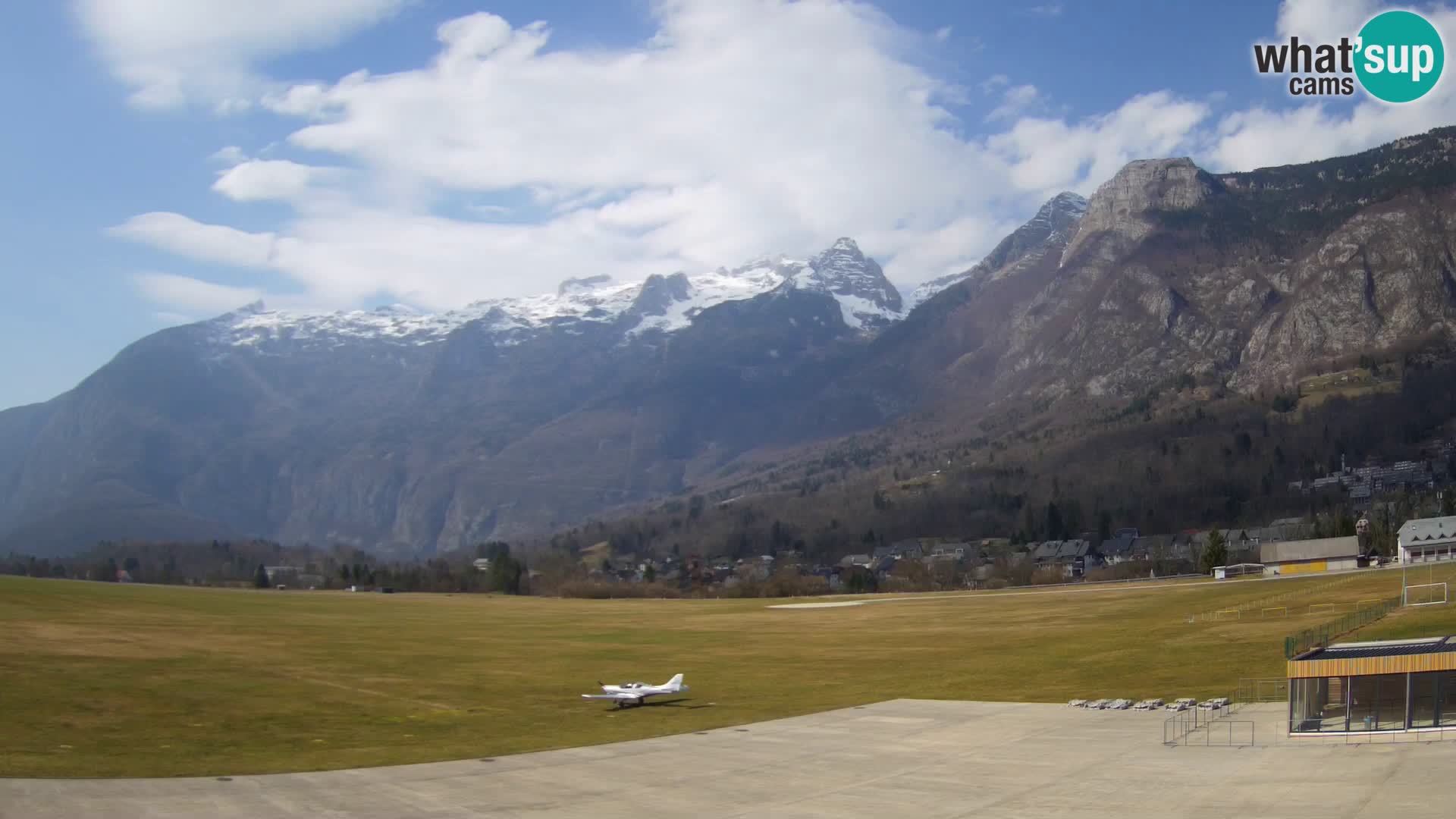 Cámara web en vivo Aeropuerto de Bovec – Vista a Kanin