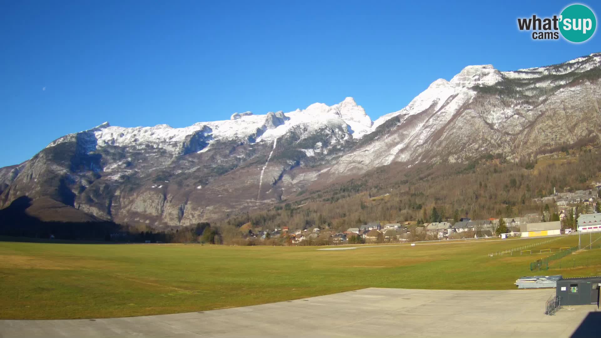 Webcam en direct Aéroport de Bovec – Vue sur Kanin