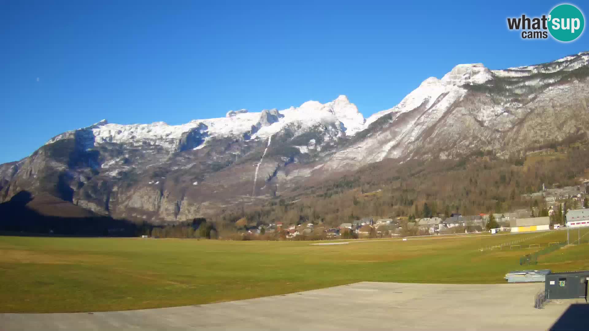 Cámara web en vivo Aeropuerto de Bovec – Vista a Kanin