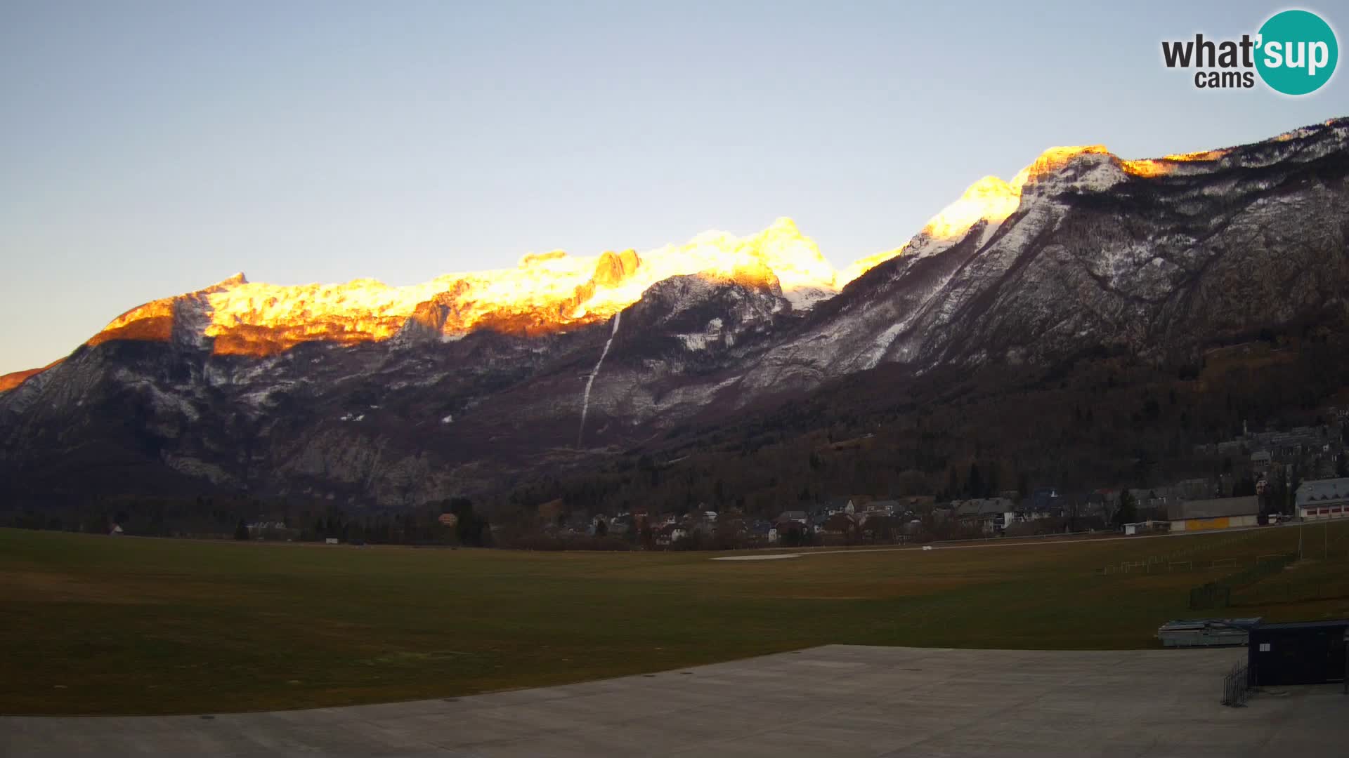 Cámara web en vivo Aeropuerto de Bovec – Vista a Kanin