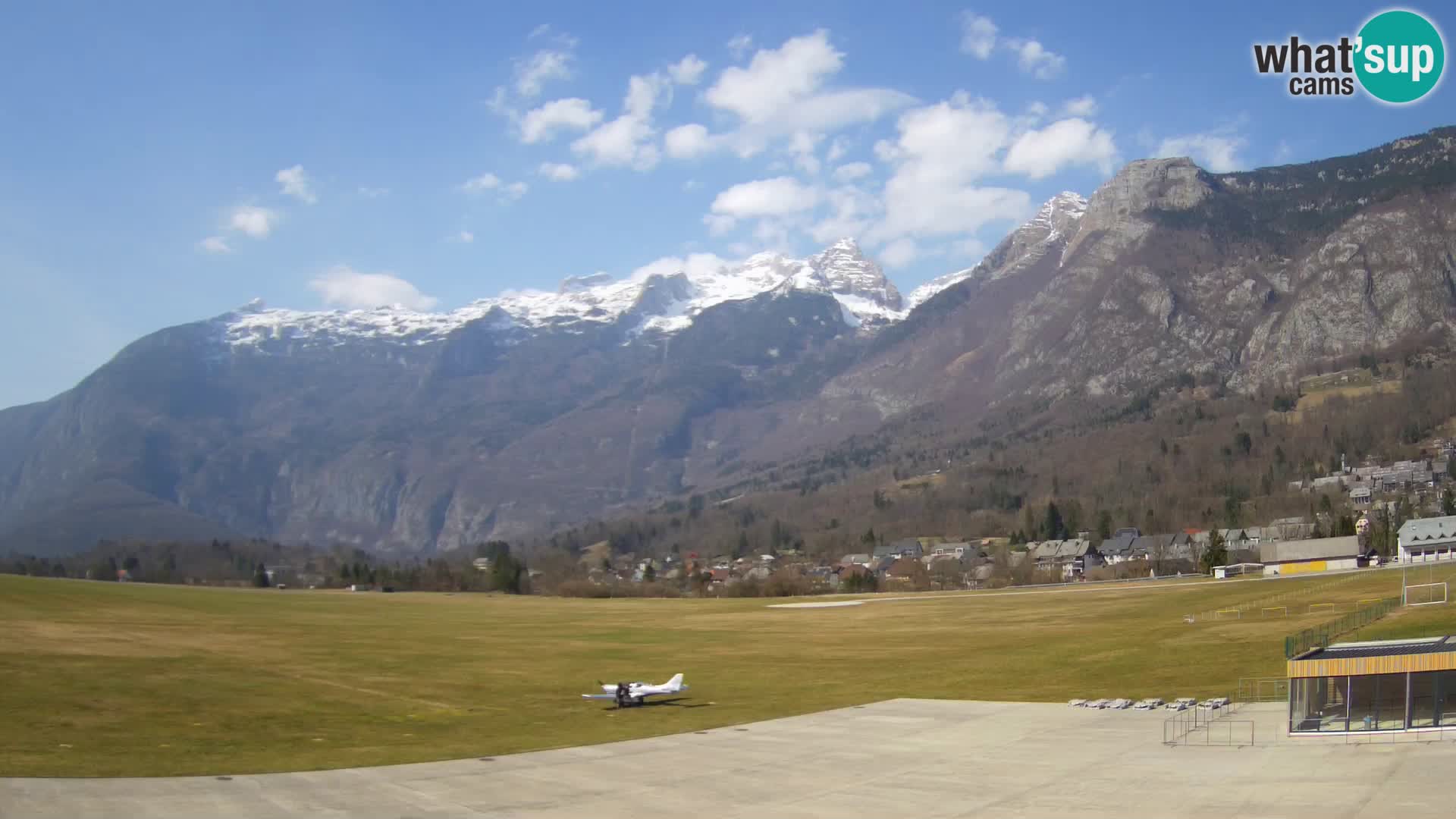 Cámara web en vivo Aeropuerto de Bovec – Vista a Kanin