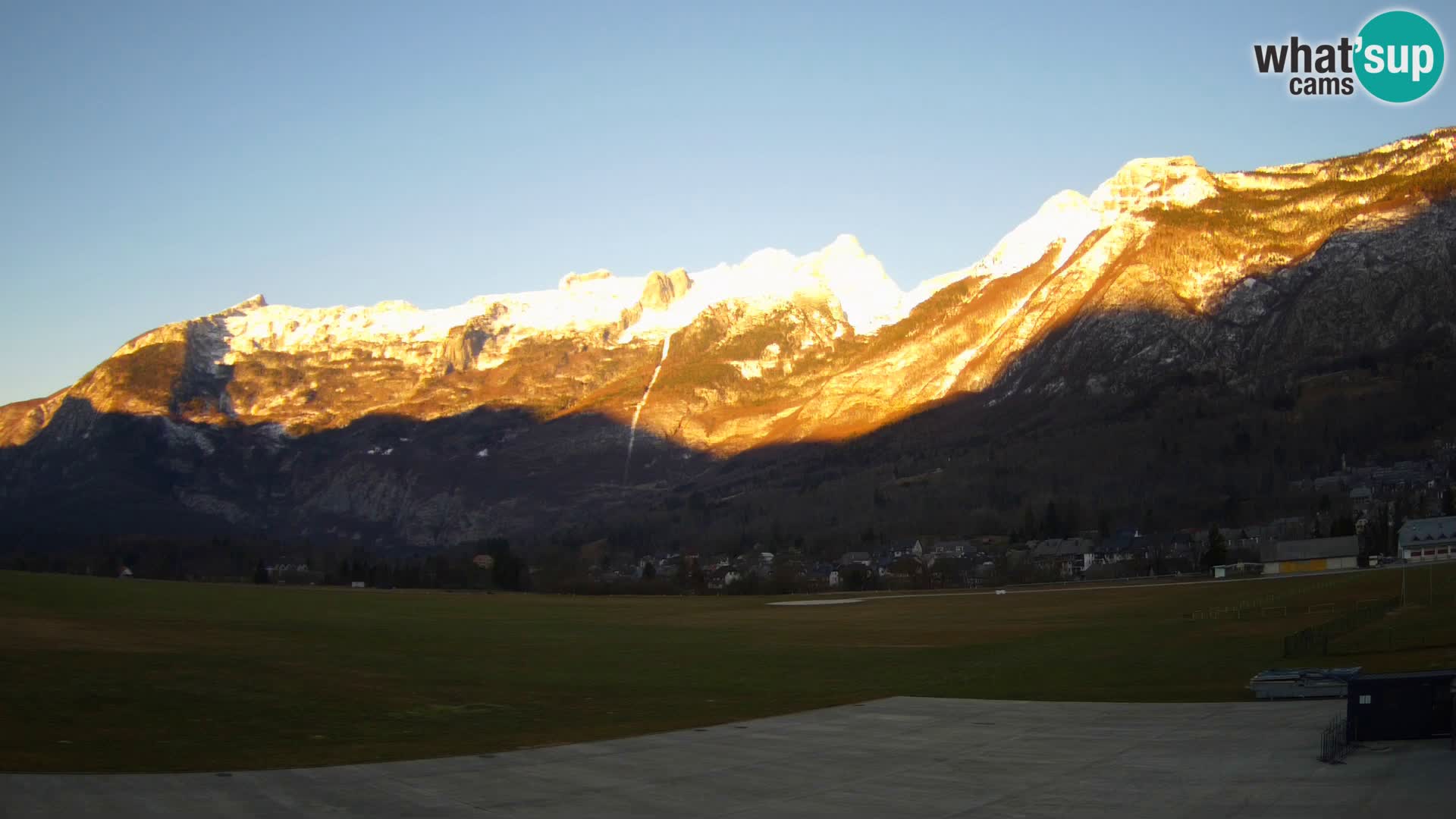 Cámara web en vivo Aeropuerto de Bovec – Vista a Kanin