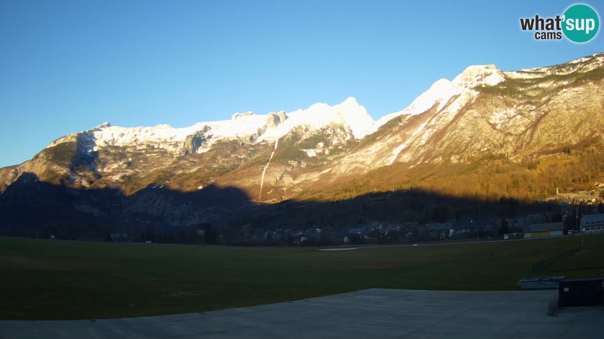 Cámara web en vivo Aeropuerto de Bovec – Vista a Kanin