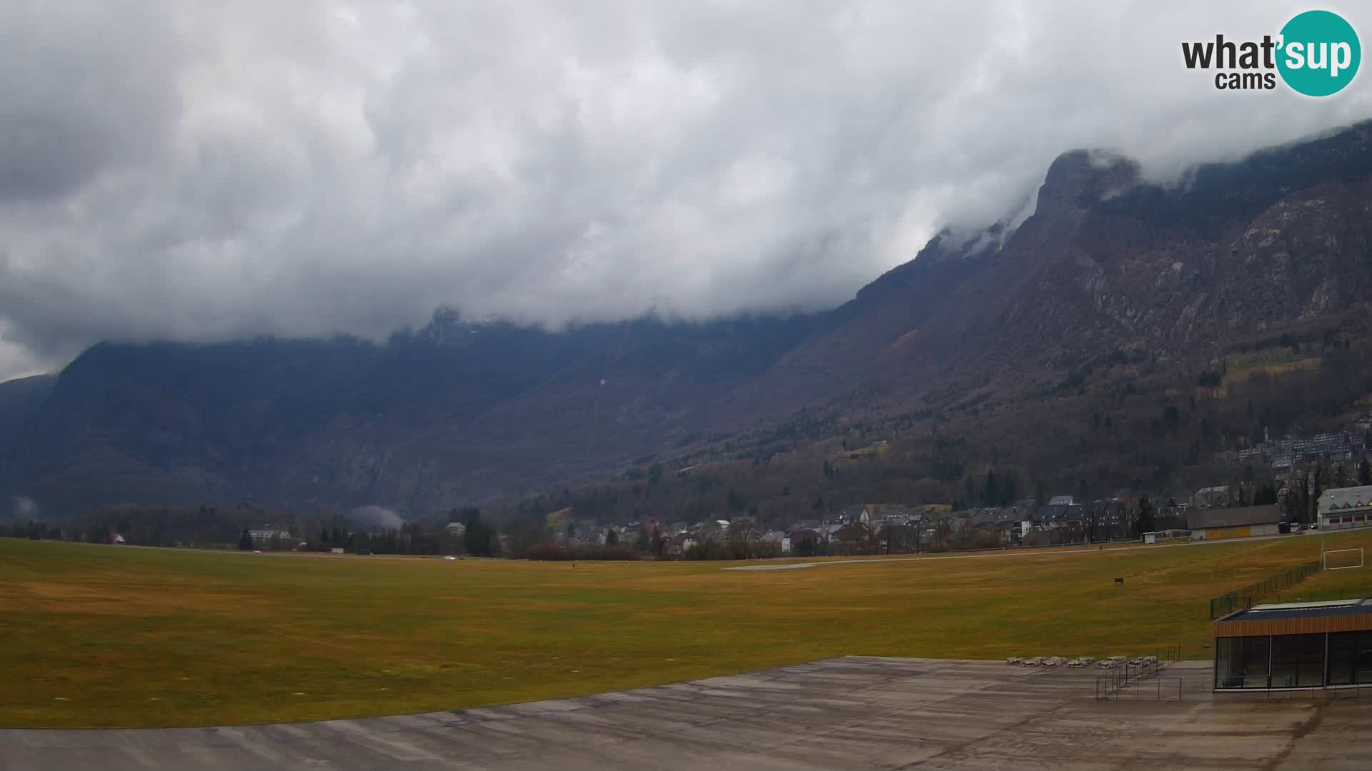 Webcam en direct Aéroport de Bovec – Vue sur Kanin