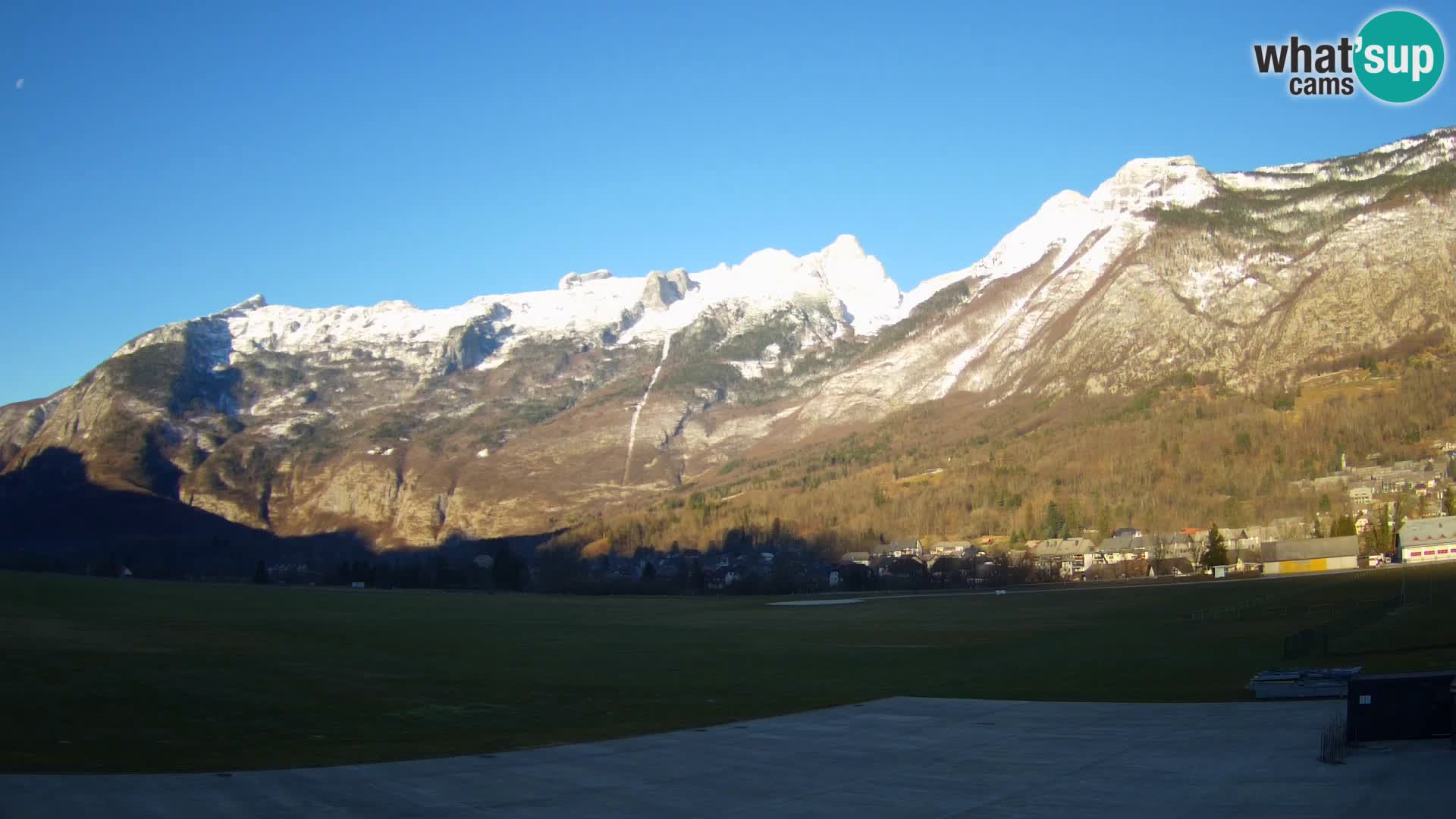 Cámara web en vivo Aeropuerto de Bovec – Vista a Kanin