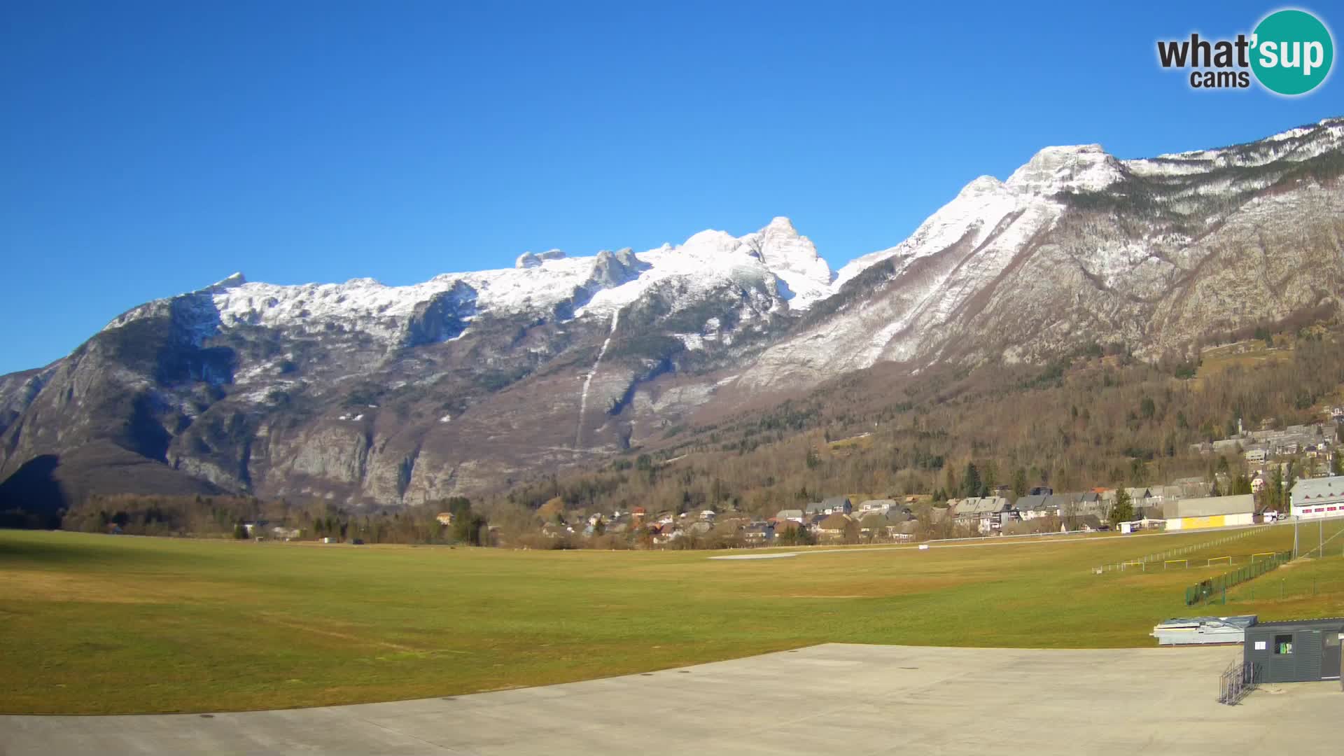 Live webcam Bovec airport – View to Kanin