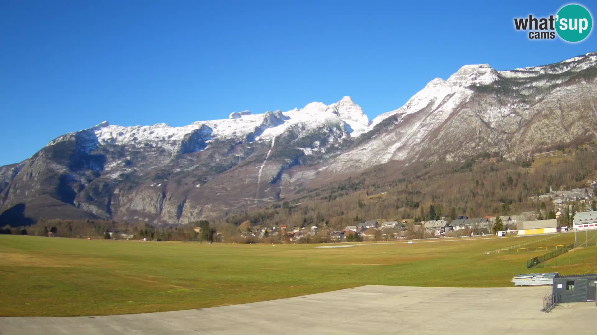 Live webcam Bovec airport – View to Kanin