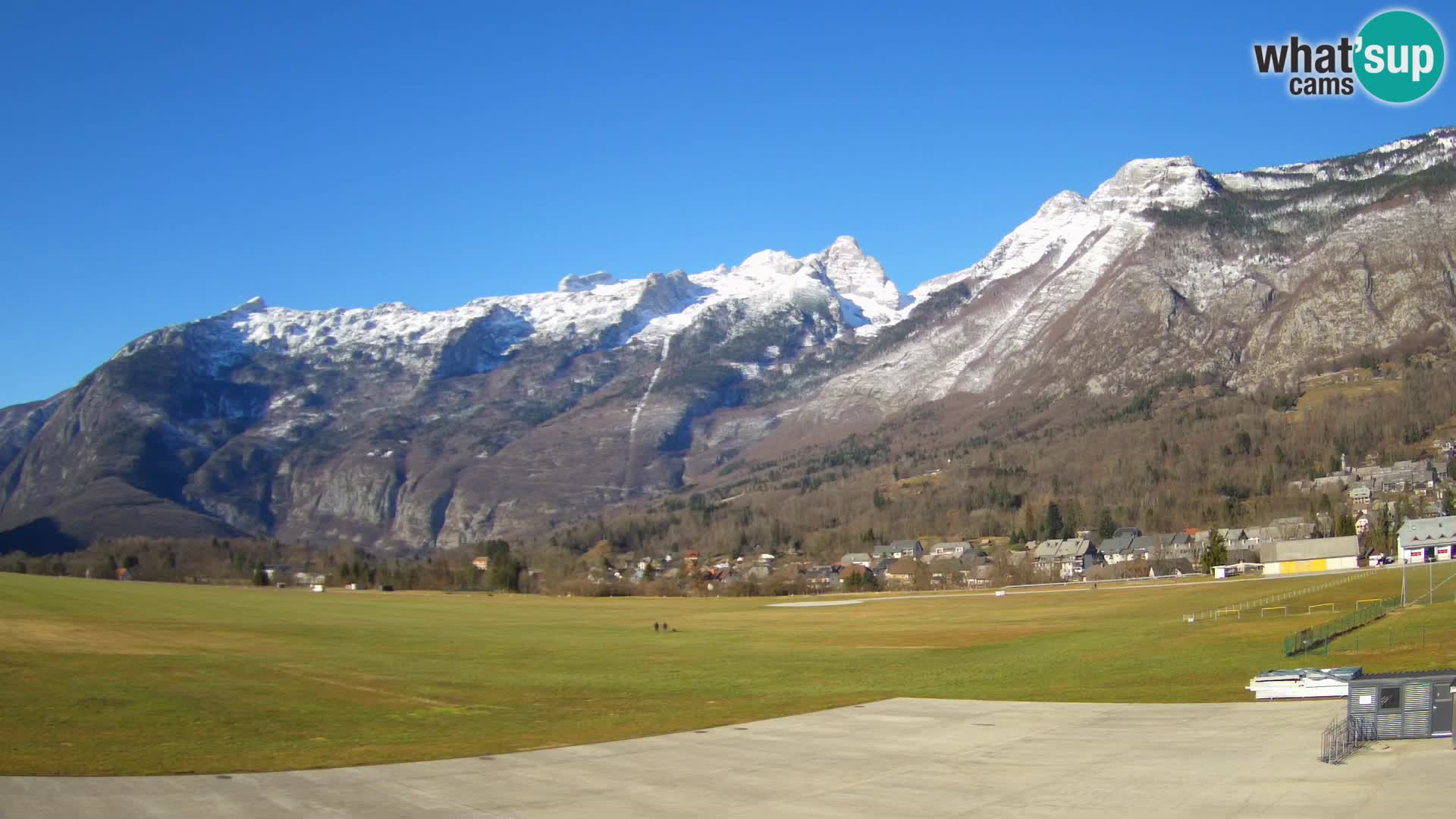 Live webcam Bovec airport – View to Kanin