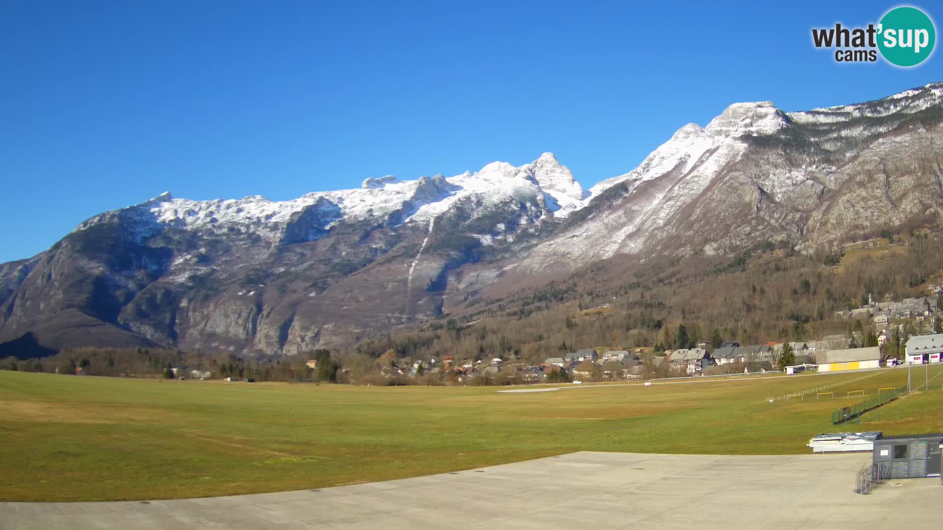 Live webcam Bovec airport – View to Kanin