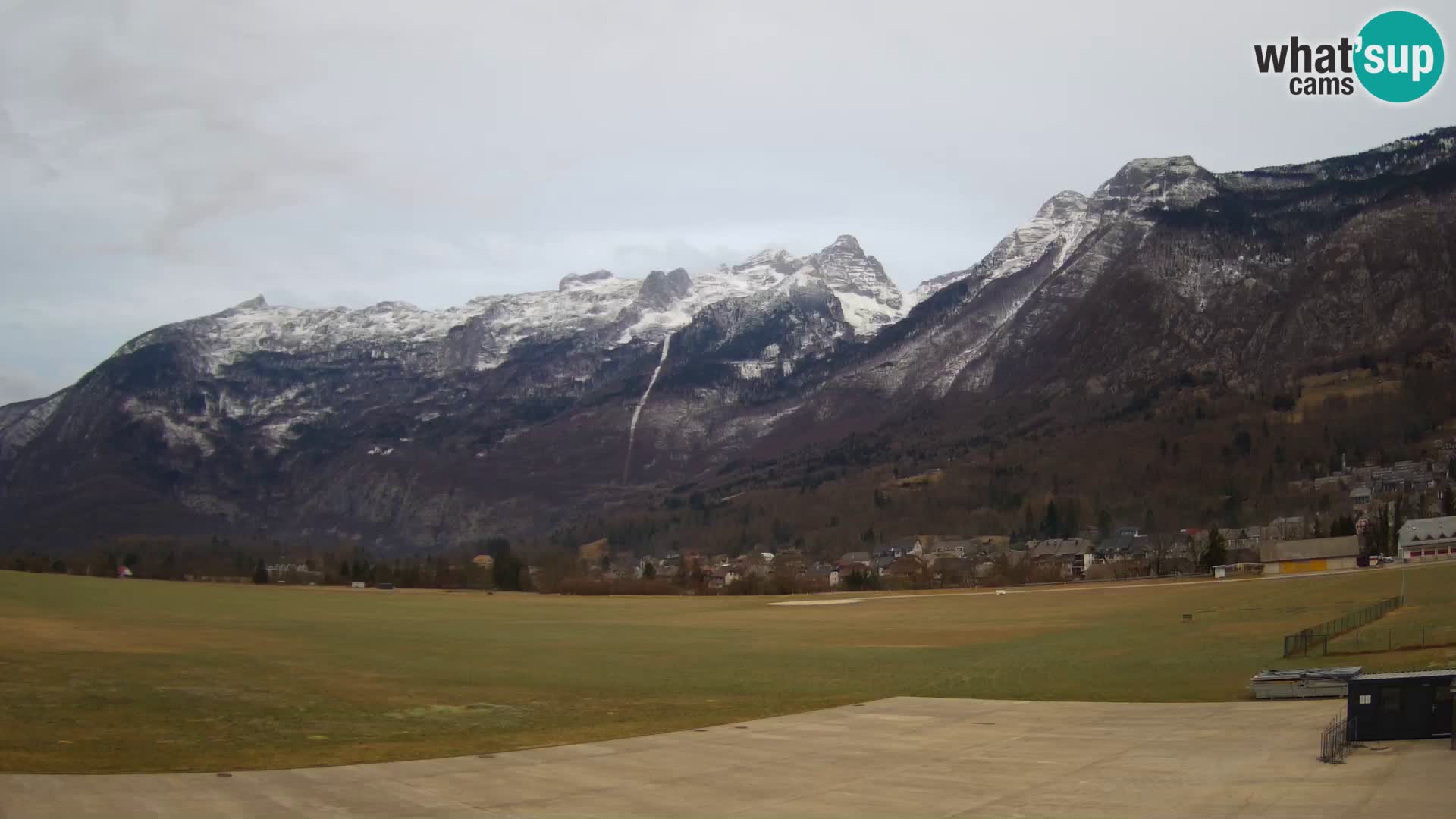 Live webcam Bovec airport – View to Kanin