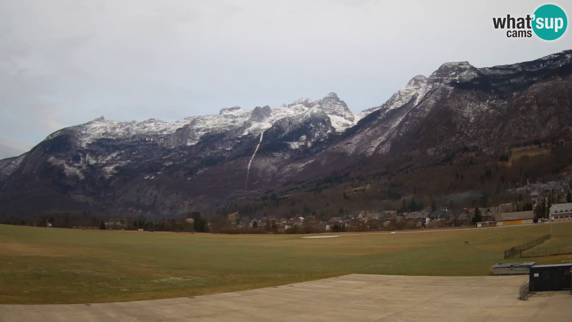 Live webcam Bovec airport – View to Kanin