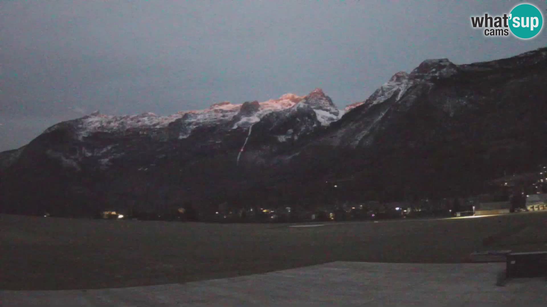 Live webcam Bovec airport – View to Kanin