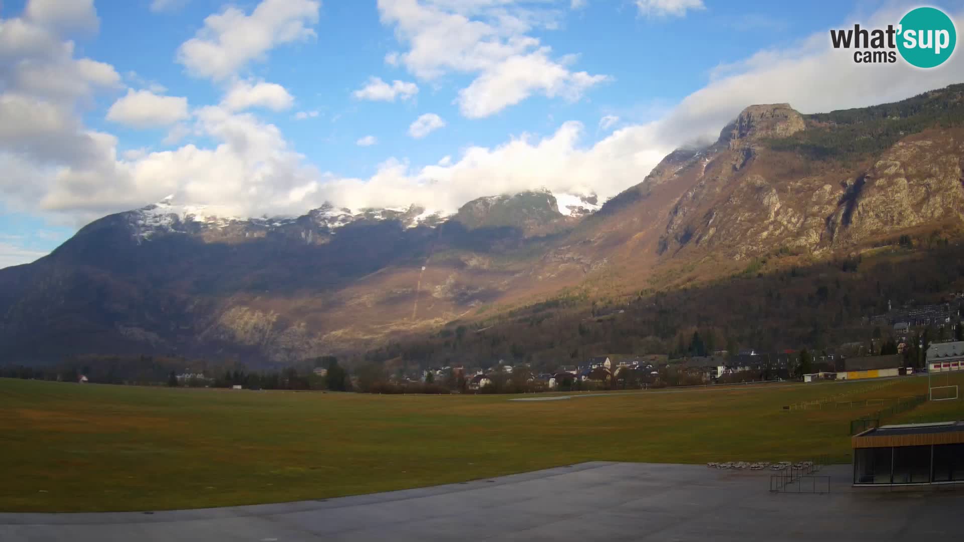 Cámara web en vivo Aeropuerto de Bovec – Vista a Kanin