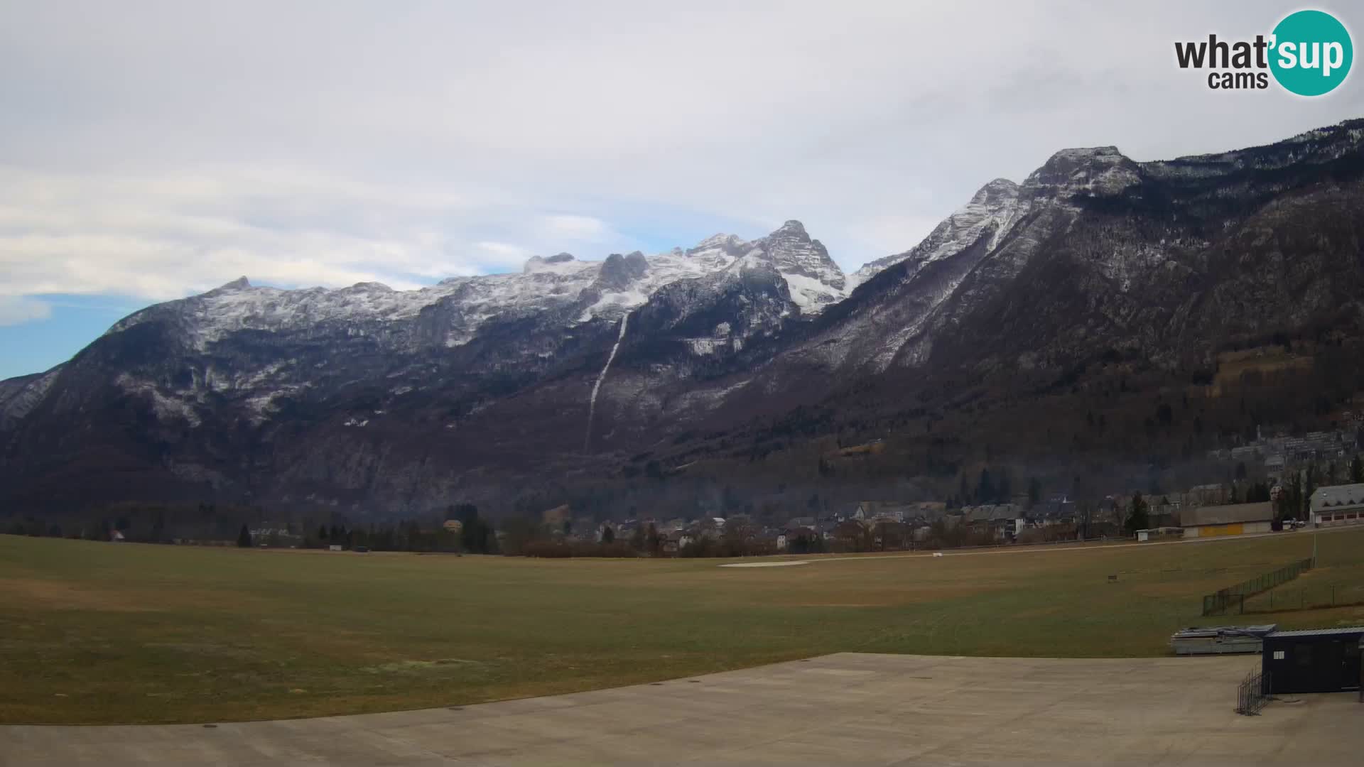 Cámara web en vivo Aeropuerto de Bovec – Vista a Kanin