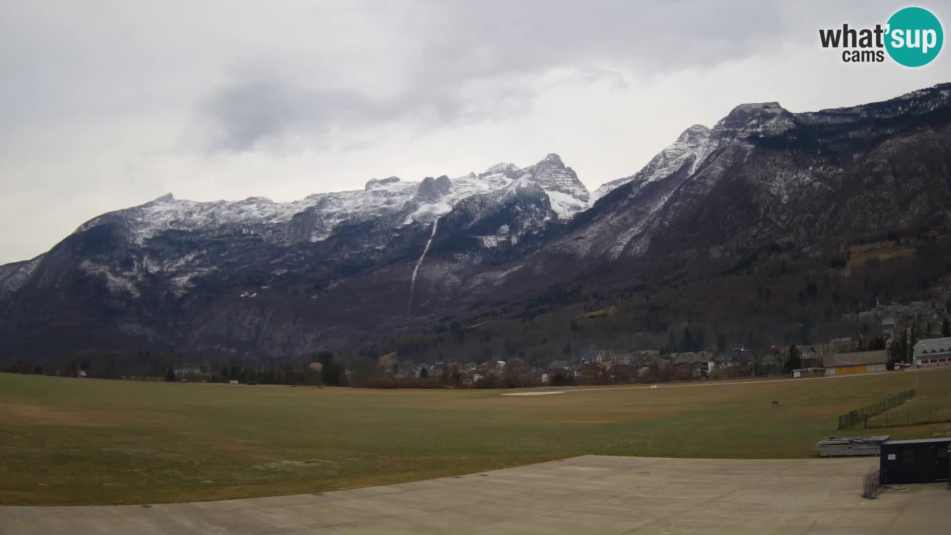 Cámara web en vivo Aeropuerto de Bovec – Vista a Kanin