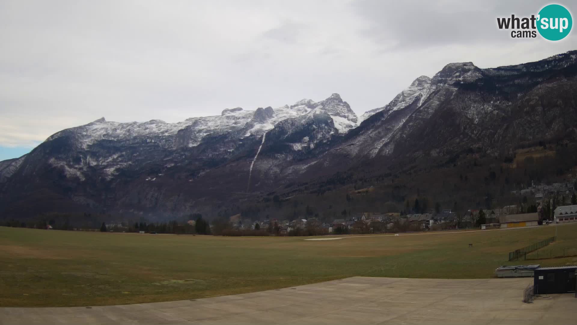 Live webcam Bovec airport – View to Kanin