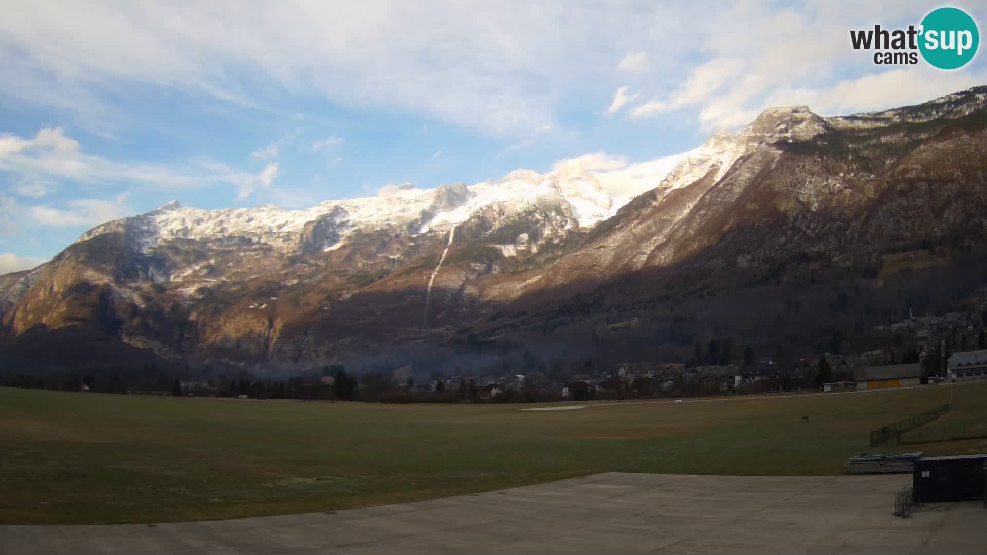 Cámara web en vivo Aeropuerto de Bovec – Vista a Kanin