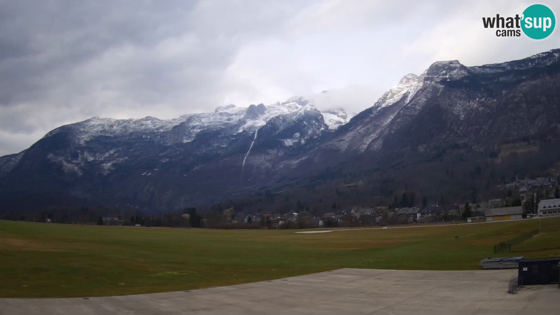 Cámara web en vivo Aeropuerto de Bovec – Vista a Kanin