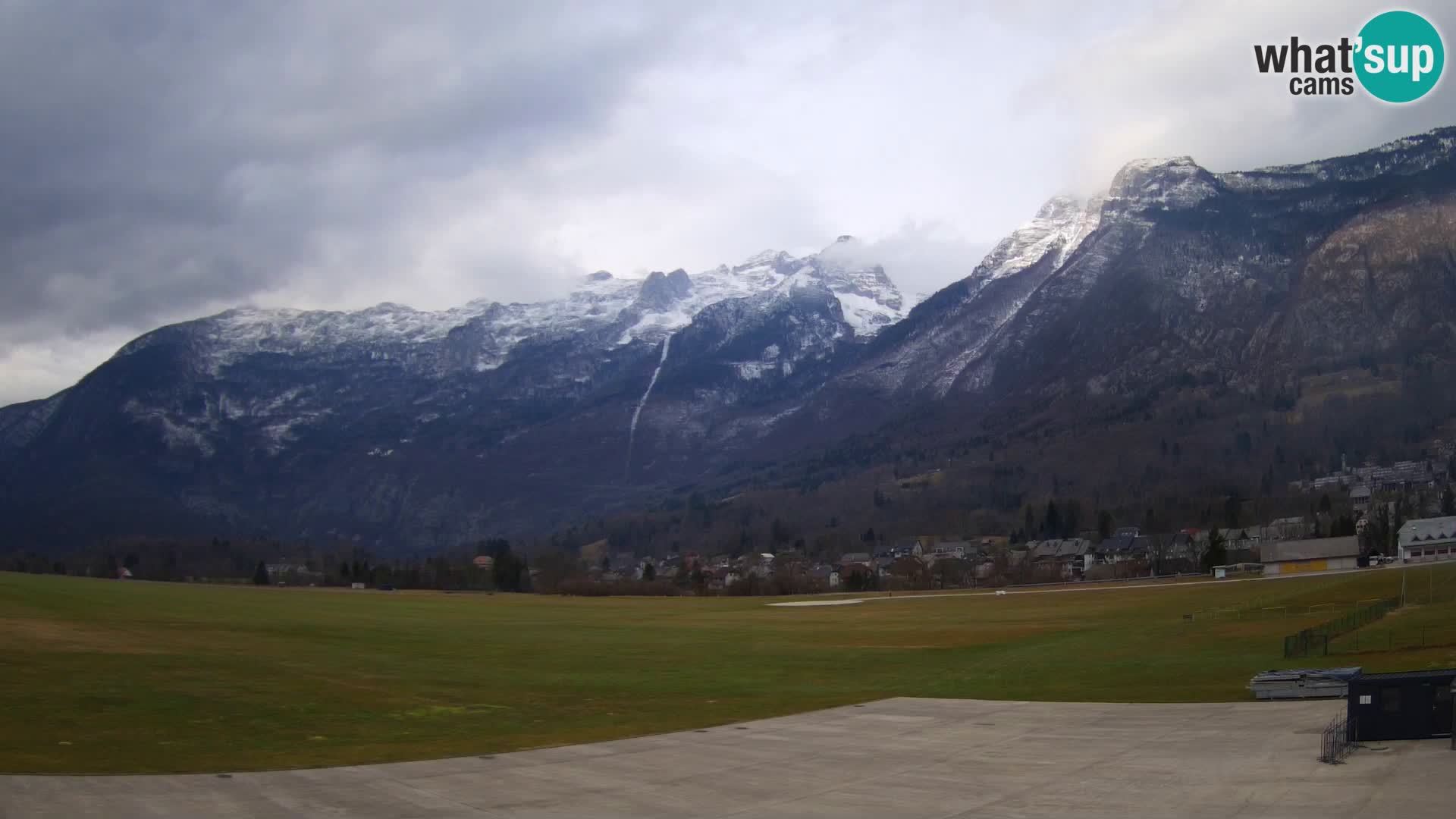 Webcam en direct Aéroport de Bovec – Vue sur Kanin