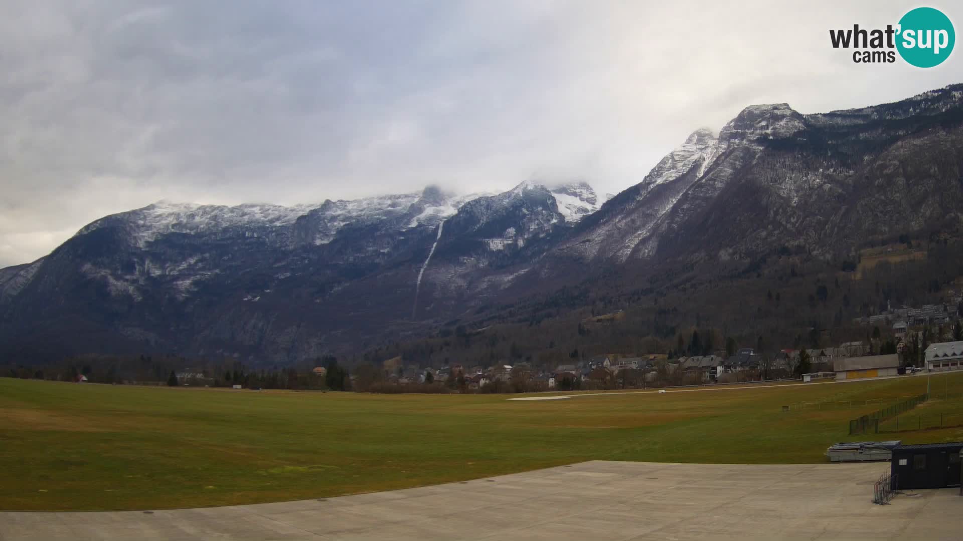 Cámara web en vivo Aeropuerto de Bovec – Vista a Kanin