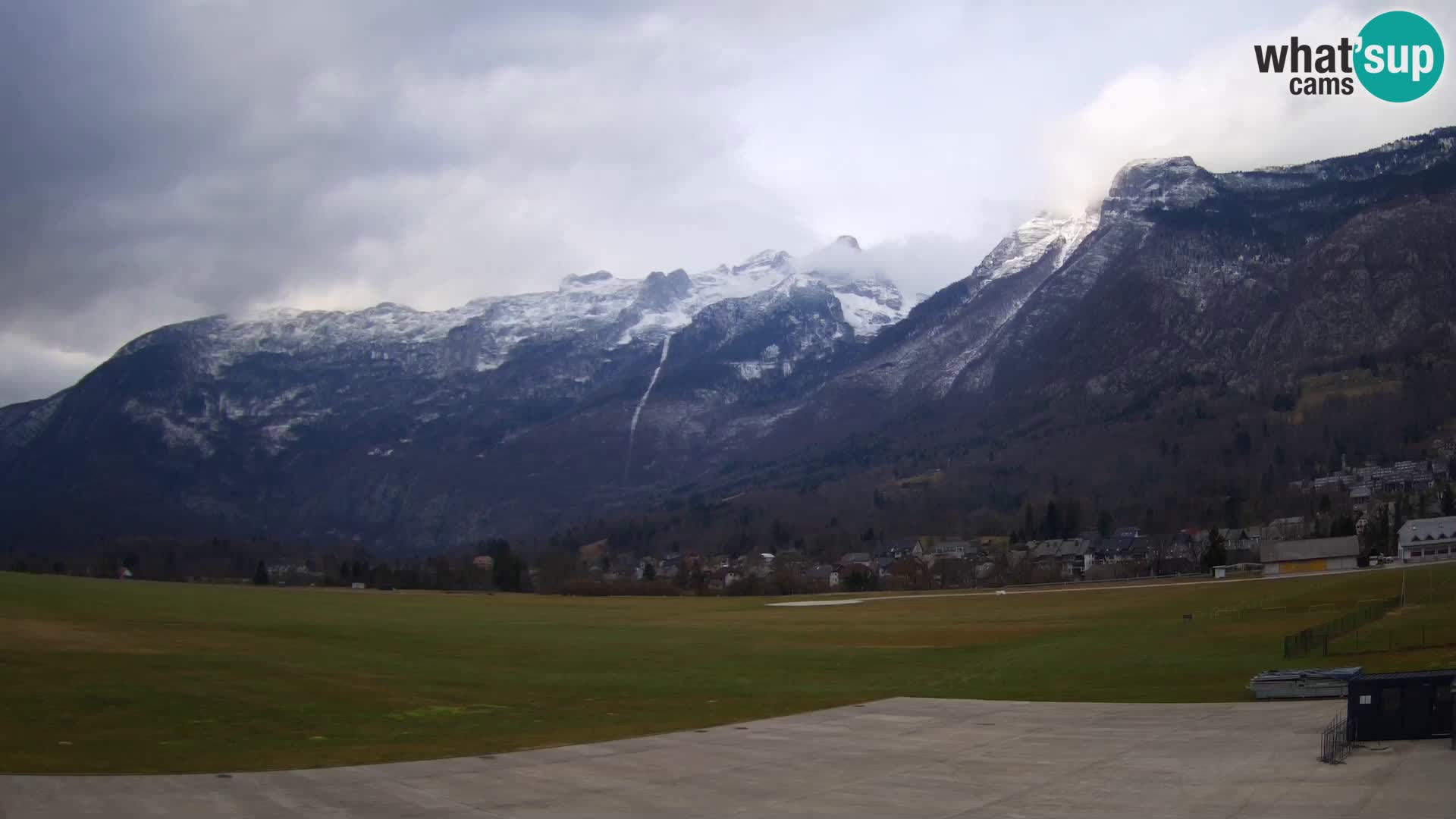 Webcam en direct Aéroport de Bovec – Vue sur Kanin