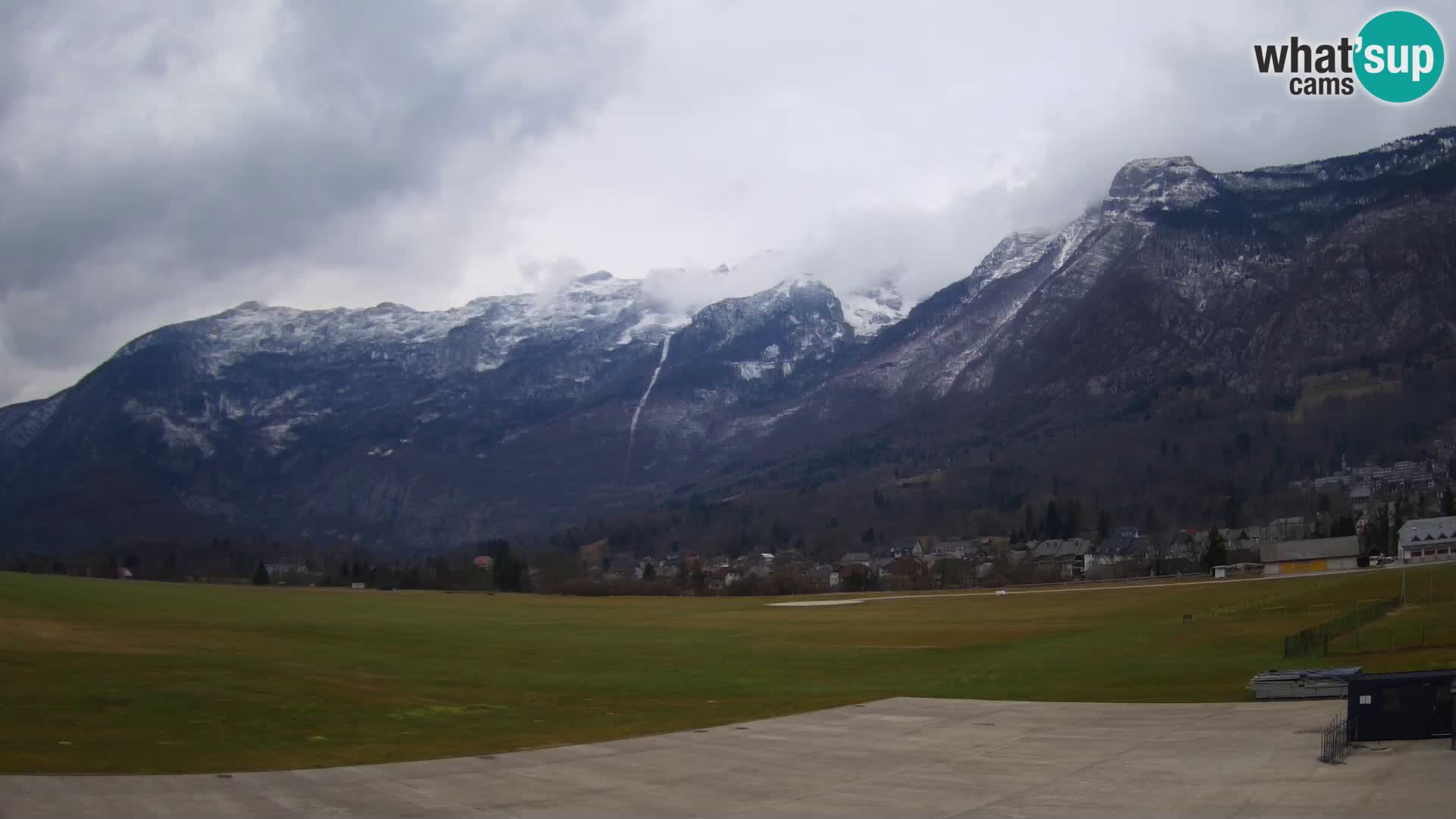 Live webcam Bovec airport – View to Kanin