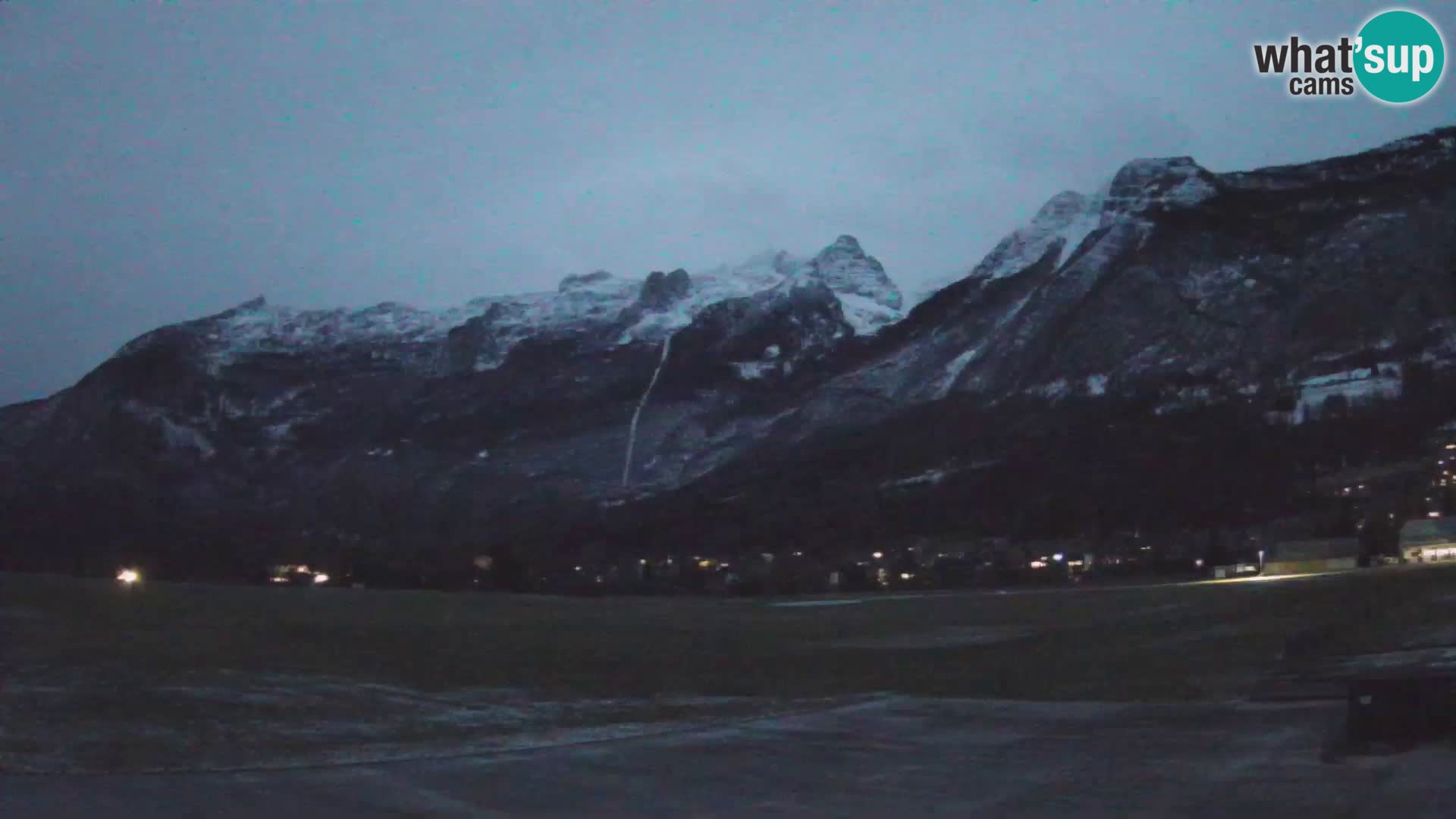 Webcam en direct Aéroport de Bovec – Vue sur Kanin