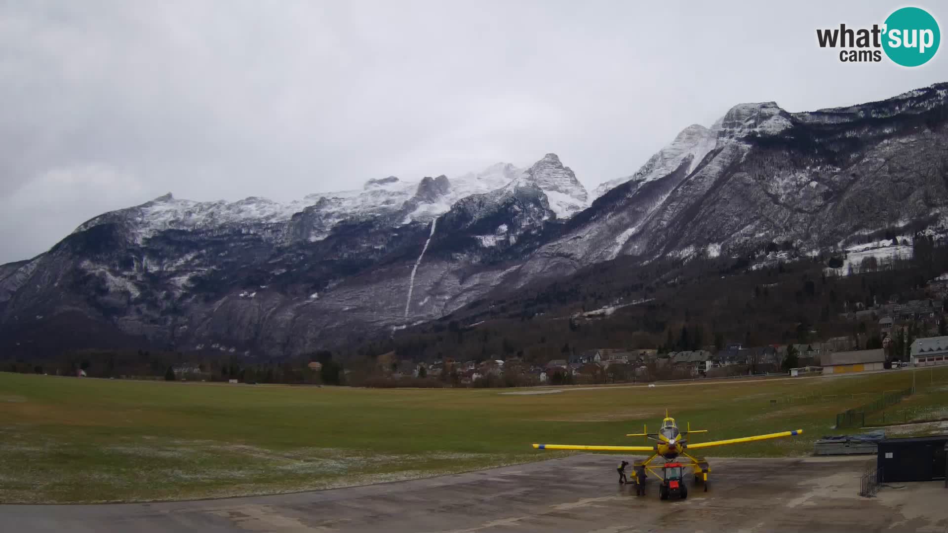 Live webcam Bovec airport – View to Kanin