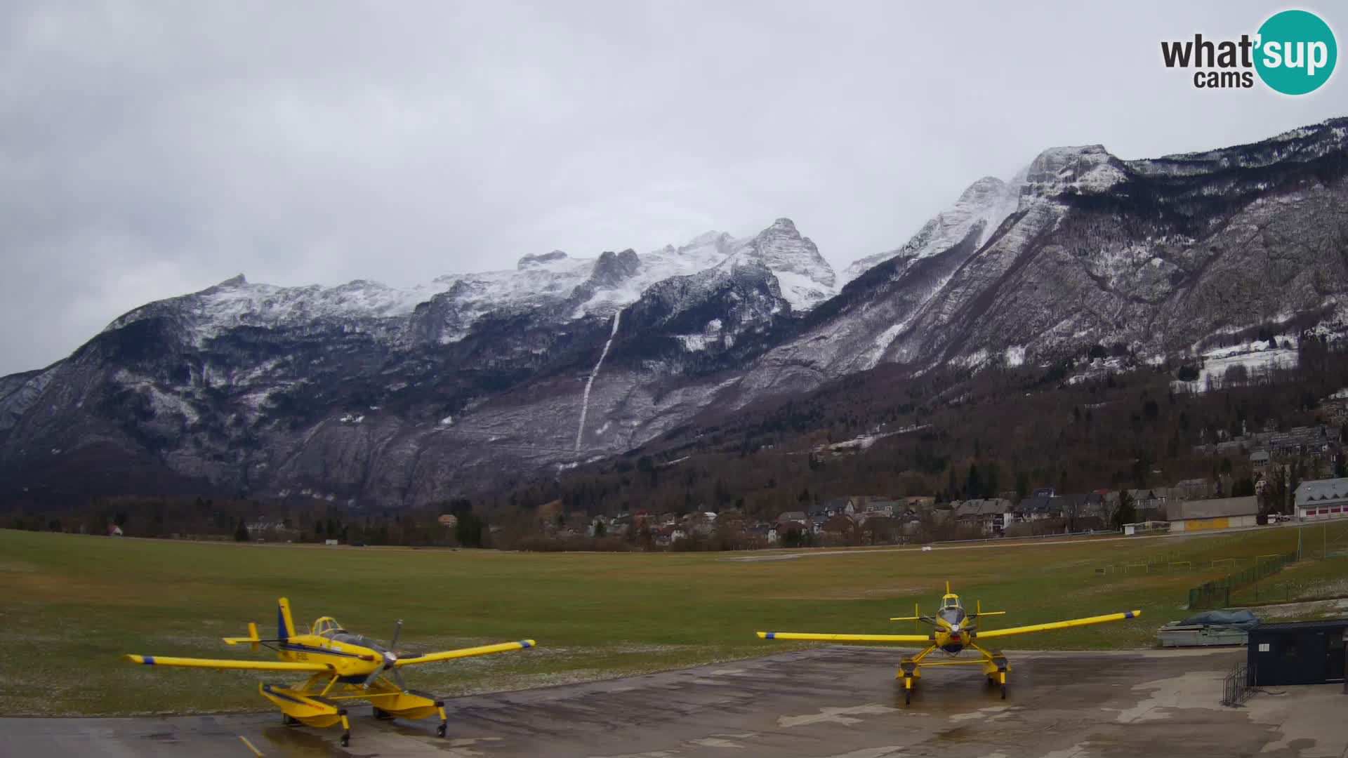 Webcam en direct Aéroport de Bovec – Vue sur Kanin