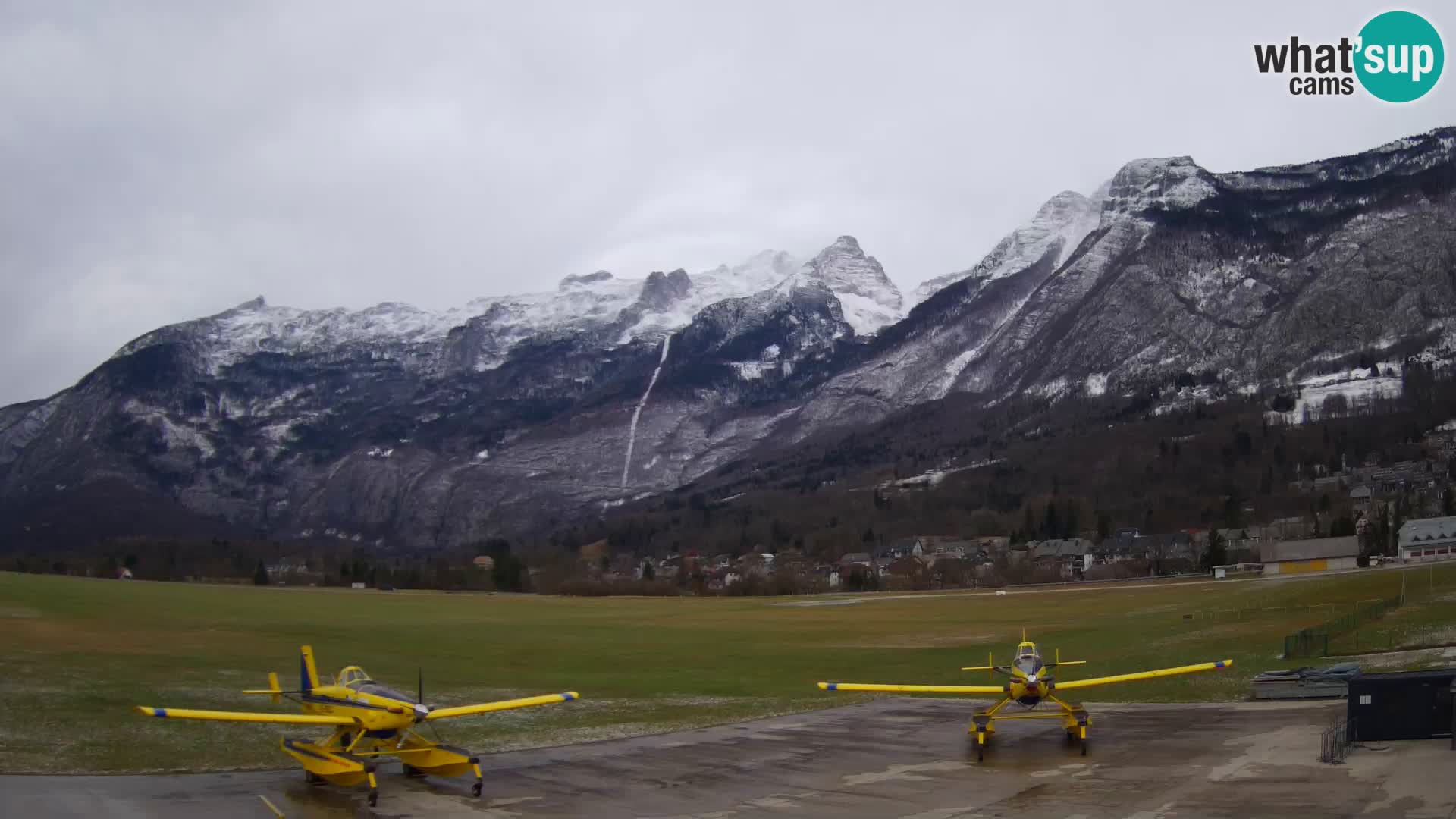 Webcam en direct Aéroport de Bovec – Vue sur Kanin