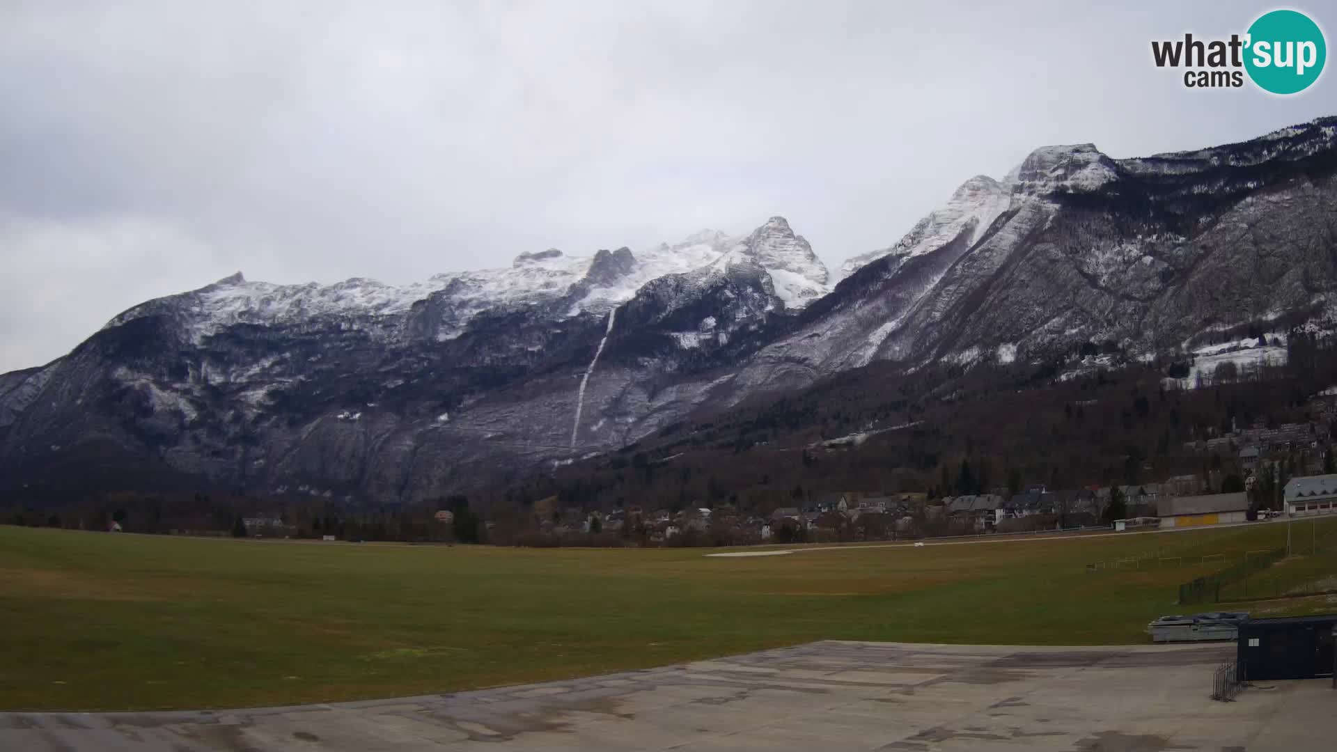 Webcam en direct Aéroport de Bovec – Vue sur Kanin