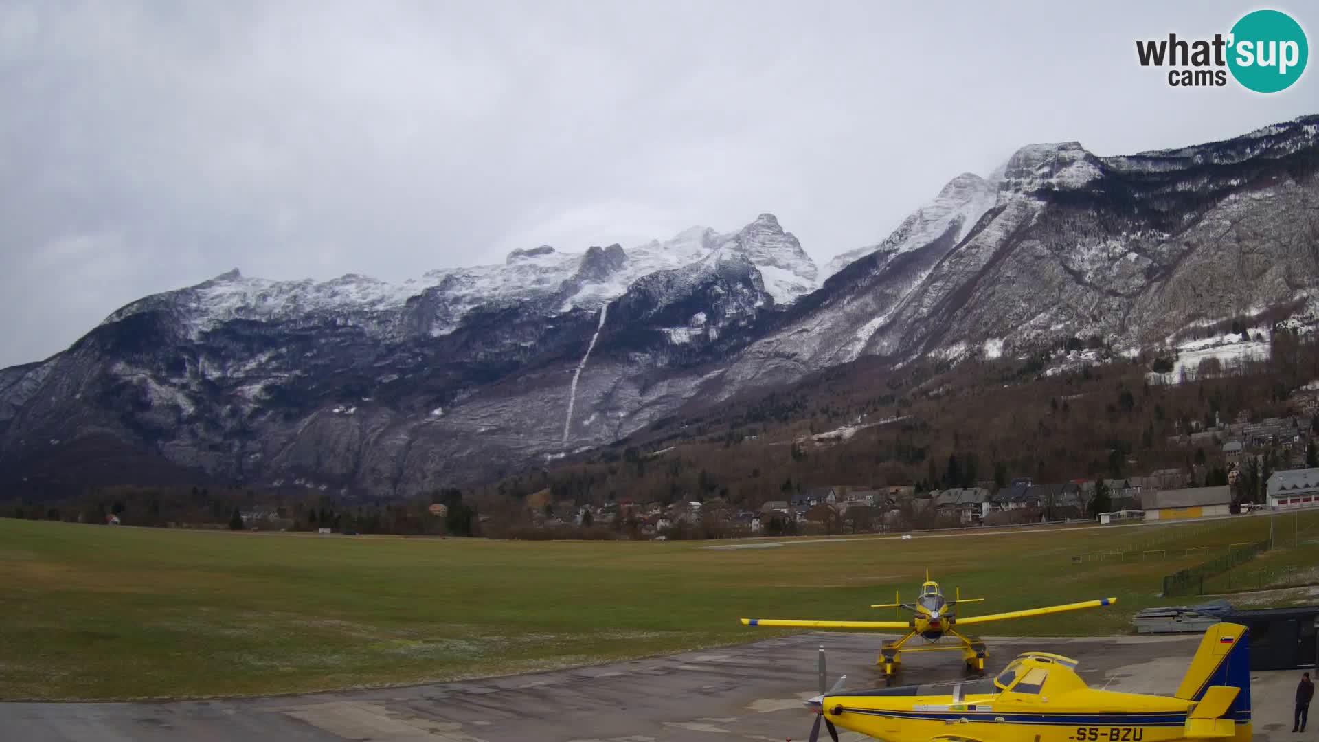 Live webcam Bovec airport – View to Kanin