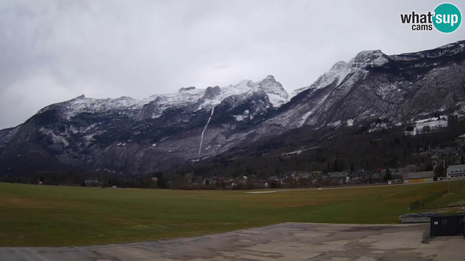 Live webcam Bovec airport – View to Kanin