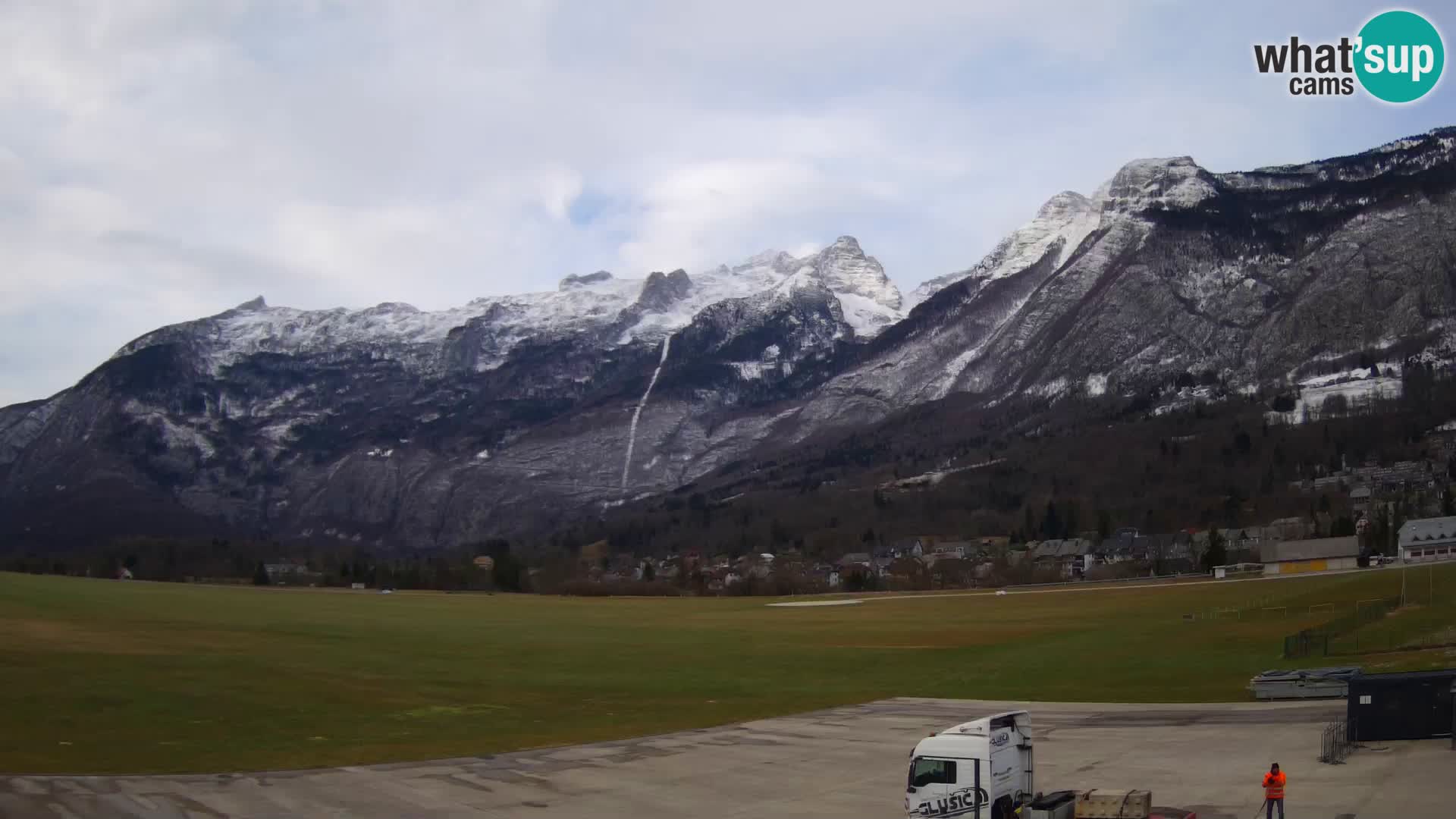 Webcam en direct Aéroport de Bovec – Vue sur Kanin