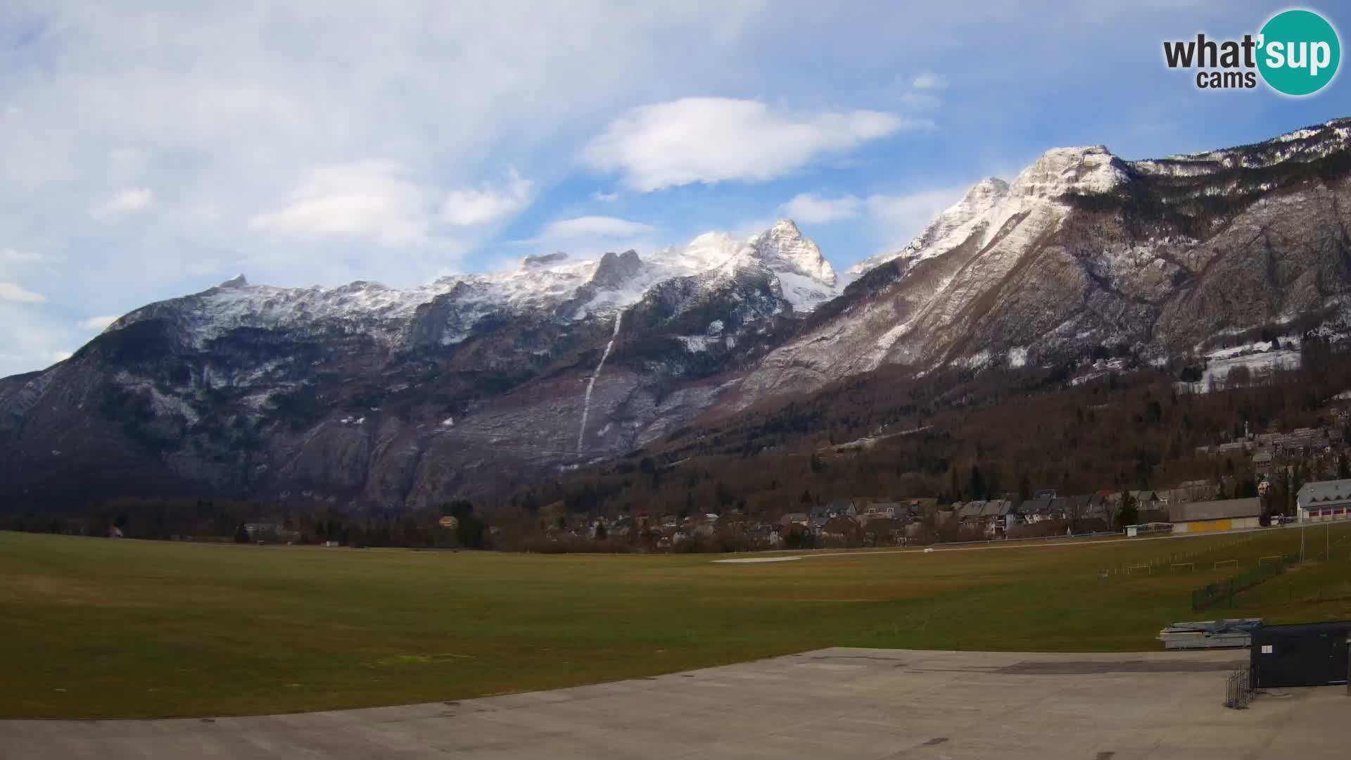 Webcam en direct Aéroport de Bovec – Vue sur Kanin