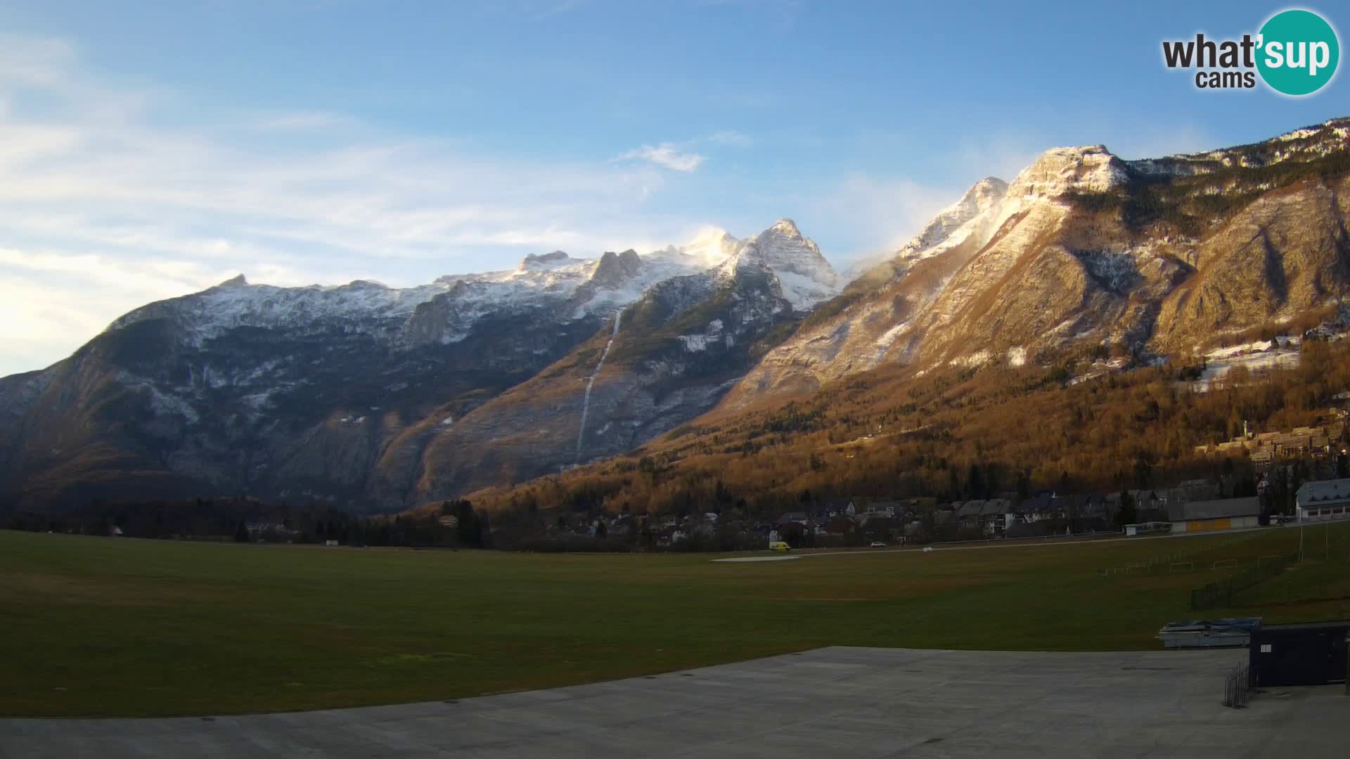 Cámara web en vivo Aeropuerto de Bovec – Vista a Kanin