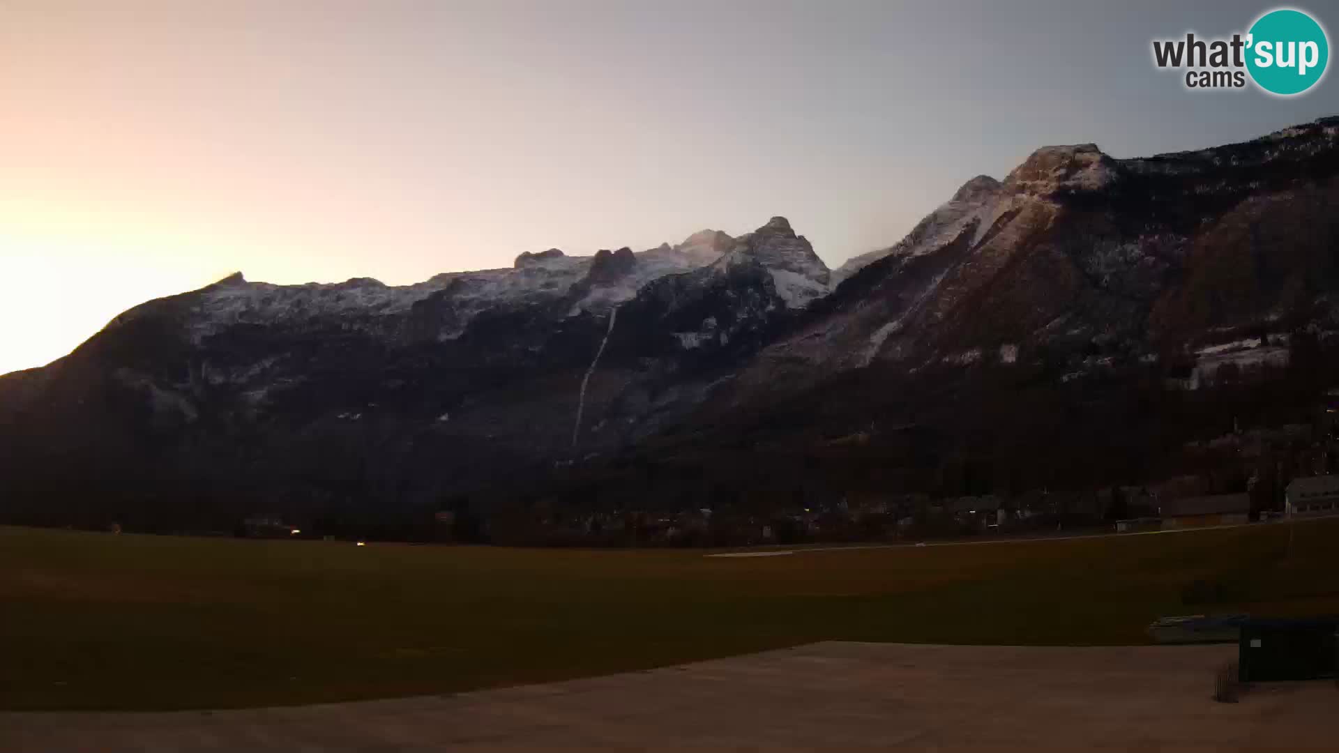 Webcam en direct Aéroport de Bovec – Vue sur Kanin