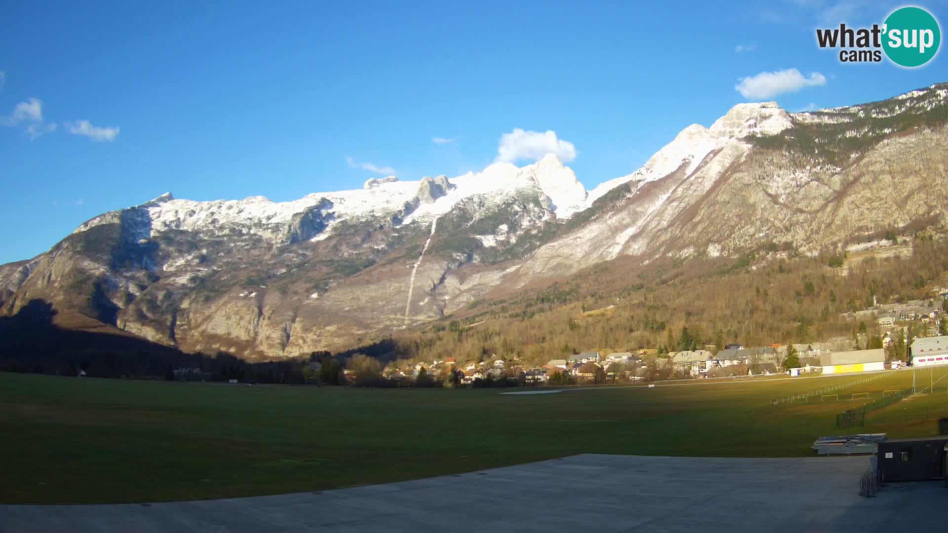 Webcam en direct Aéroport de Bovec – Vue sur Kanin