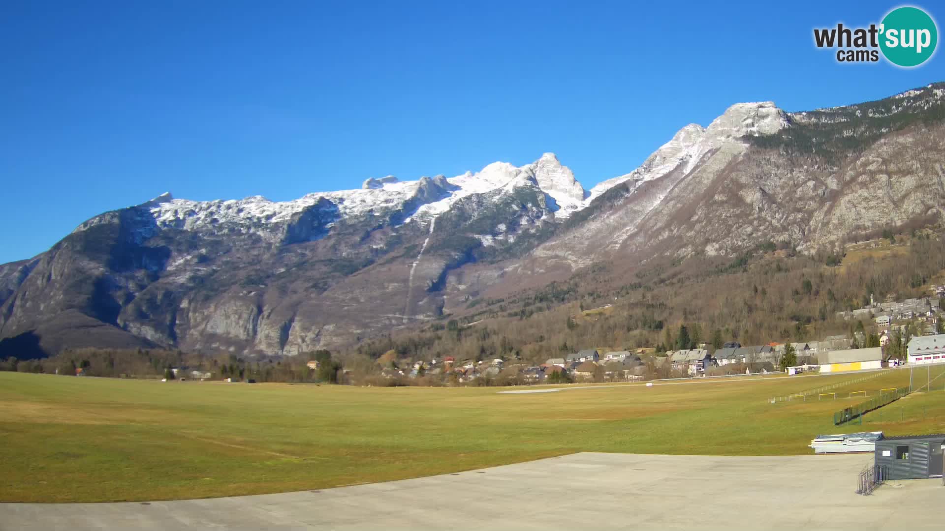 Webcam en direct Aéroport de Bovec – Vue sur Kanin